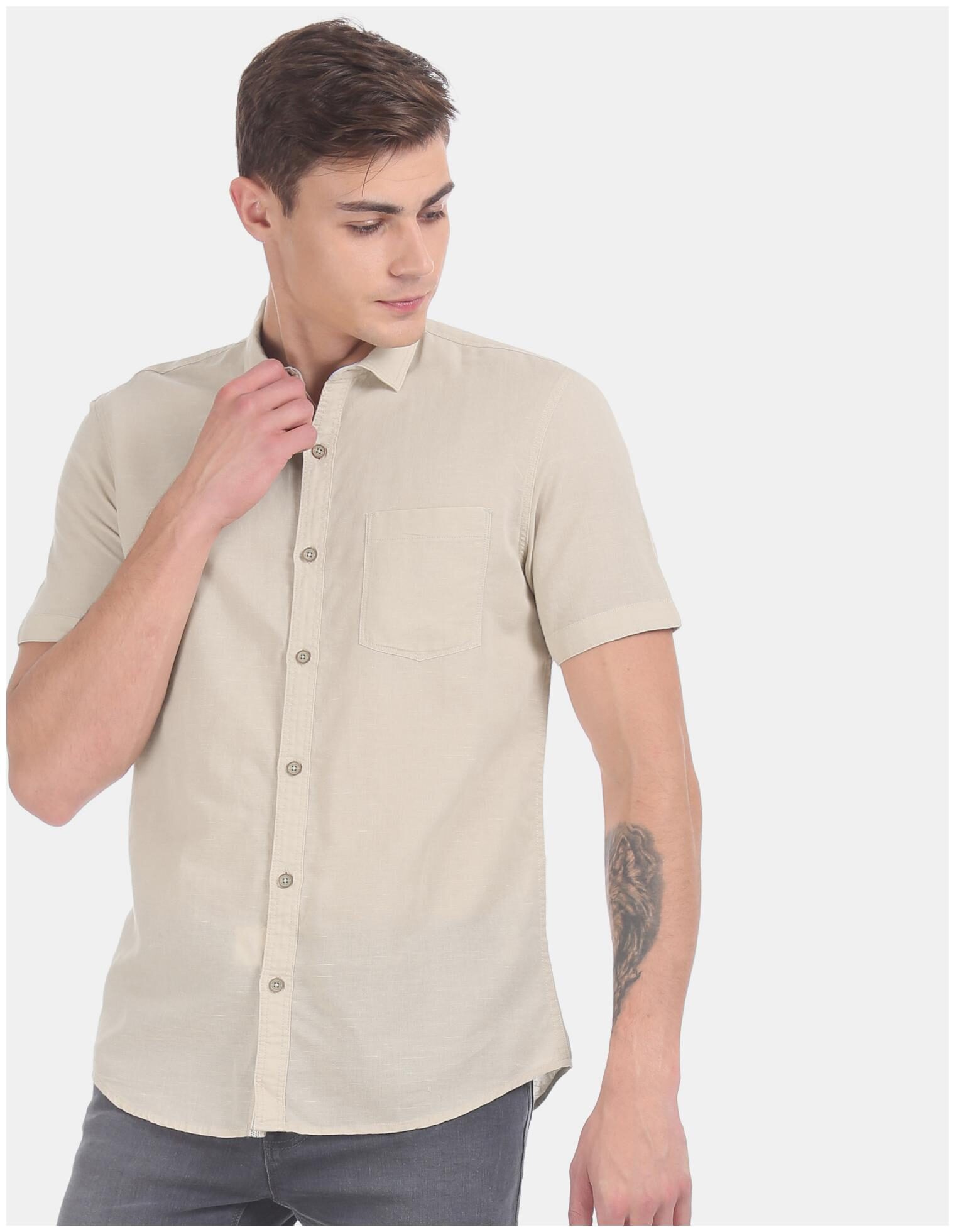 

CHEROKEE Men Beige Solid Regular Fit Casual Shirt