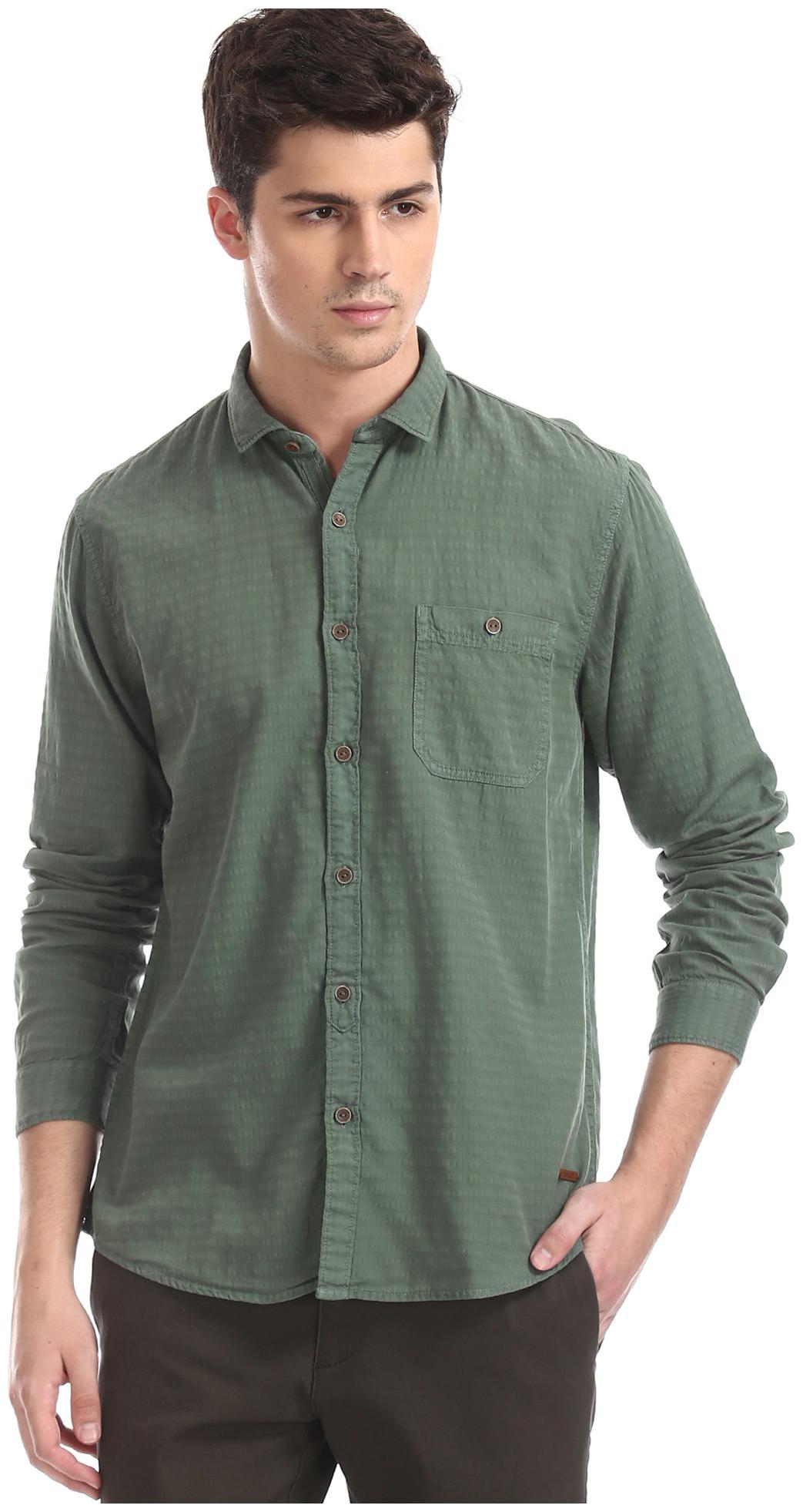 

CHEROKEE Men Green Weaved Regular Fit Casual Shirt