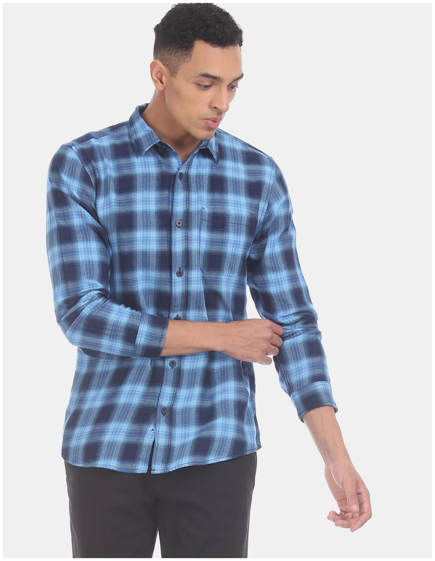 

CHEROKEE Men Blue Checked Regular Fit Casual Shirt