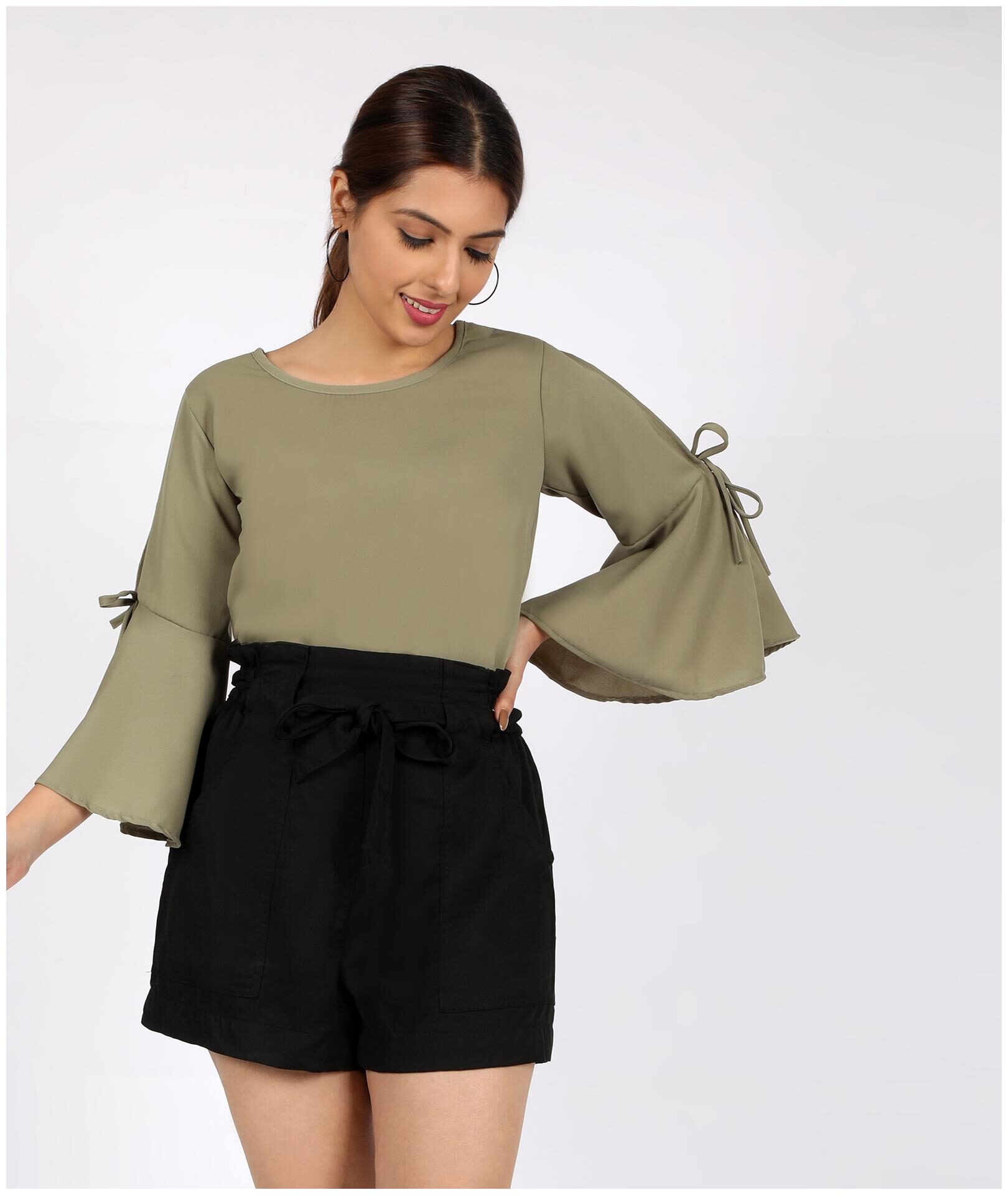 

Chimpaaanzee Women Green Solid Top