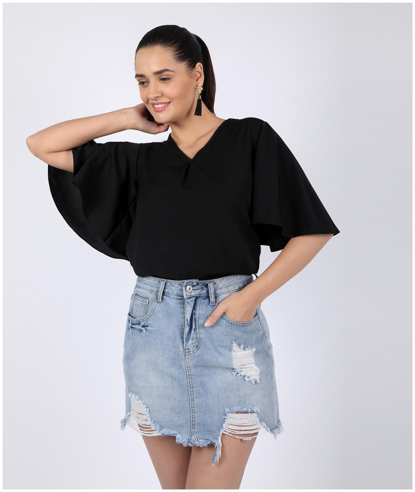 

Chimpaaanzee Crepe Black Solid Boxy For Women