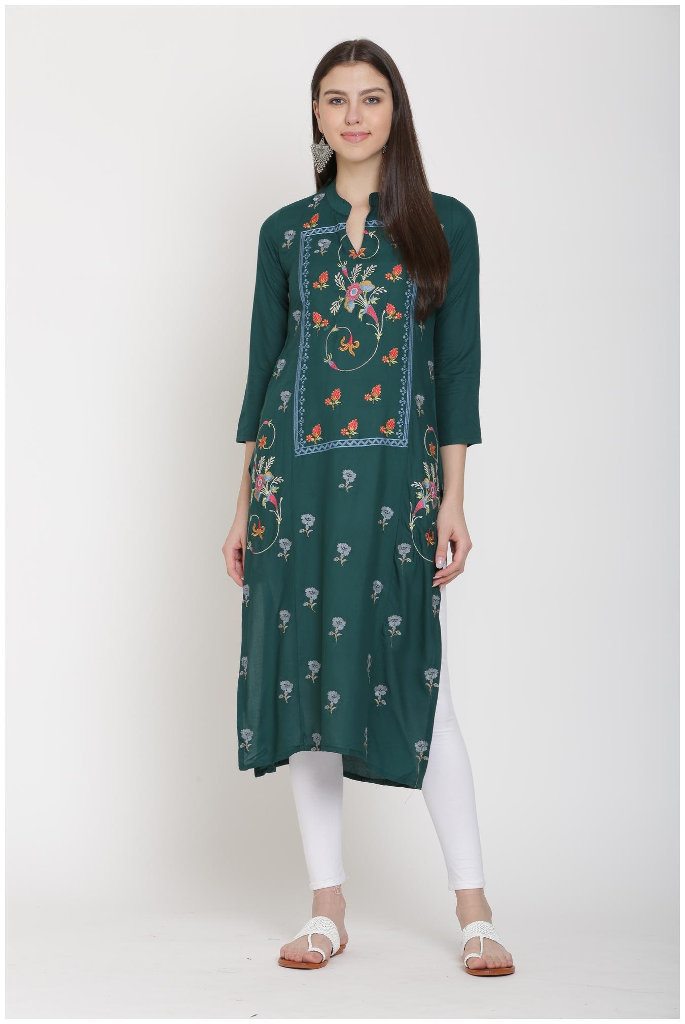 

CHRISTEENA Women Green Printed Straight Kurta