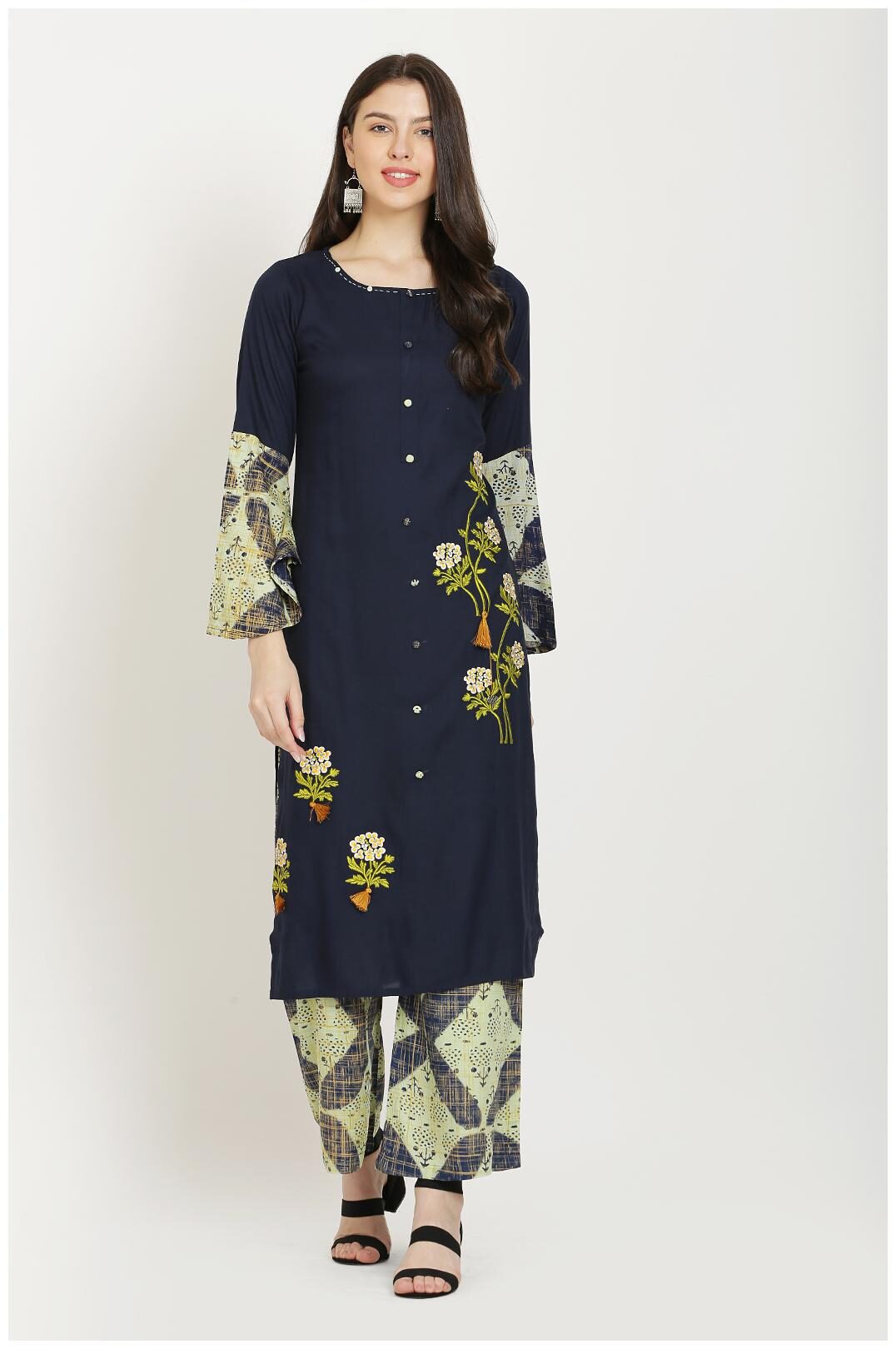 

CHRISTEENA Women Blue Printed Straight Kurta With Palazzo