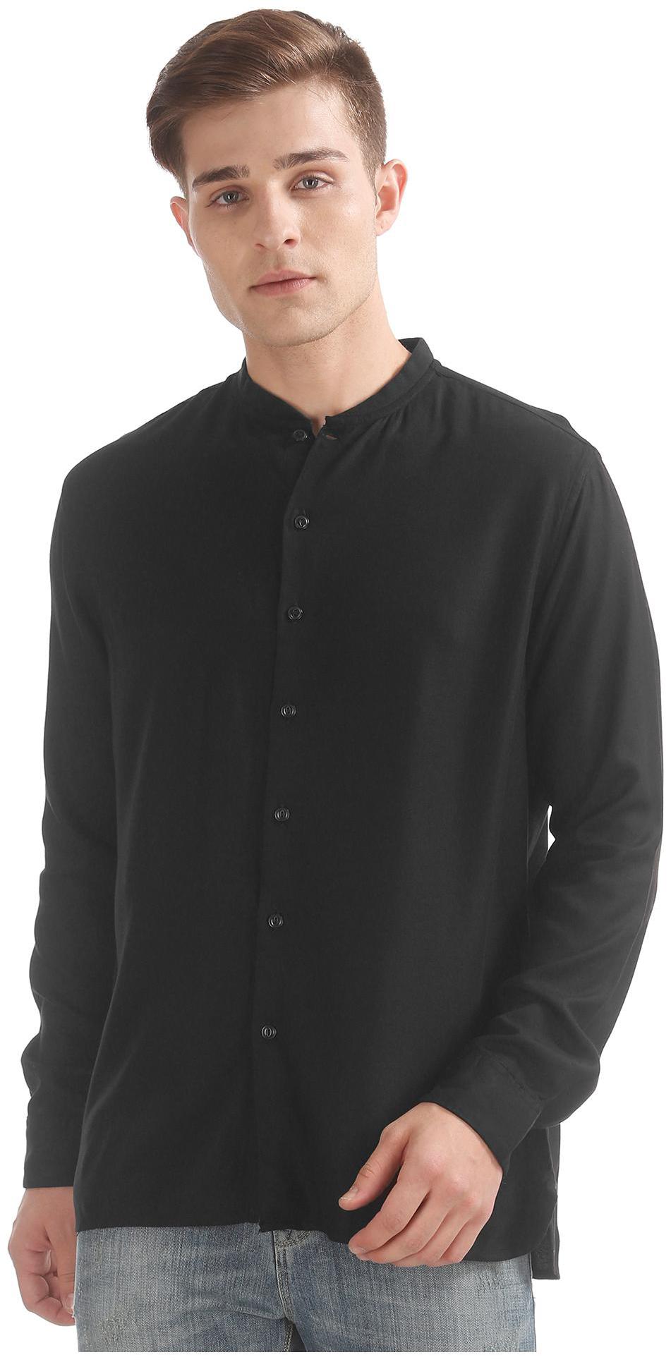 

Colt Men Black Solid Regular Fit Casual Shirt