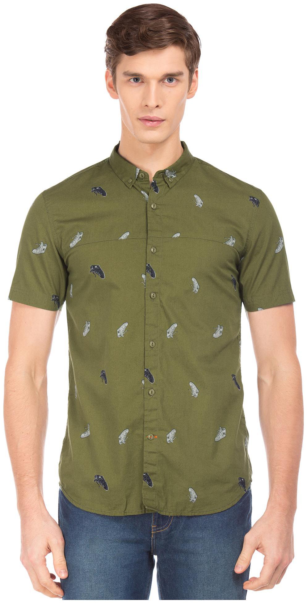 

Colt Men Green Printed Slim Fit Casual Shirt