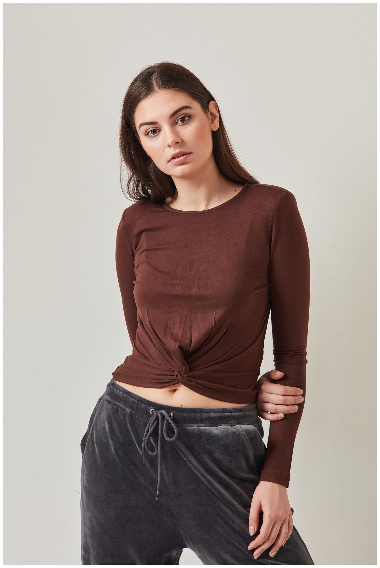 

Cover Story Women Brown Regular fit Round neck Cotton T shirt