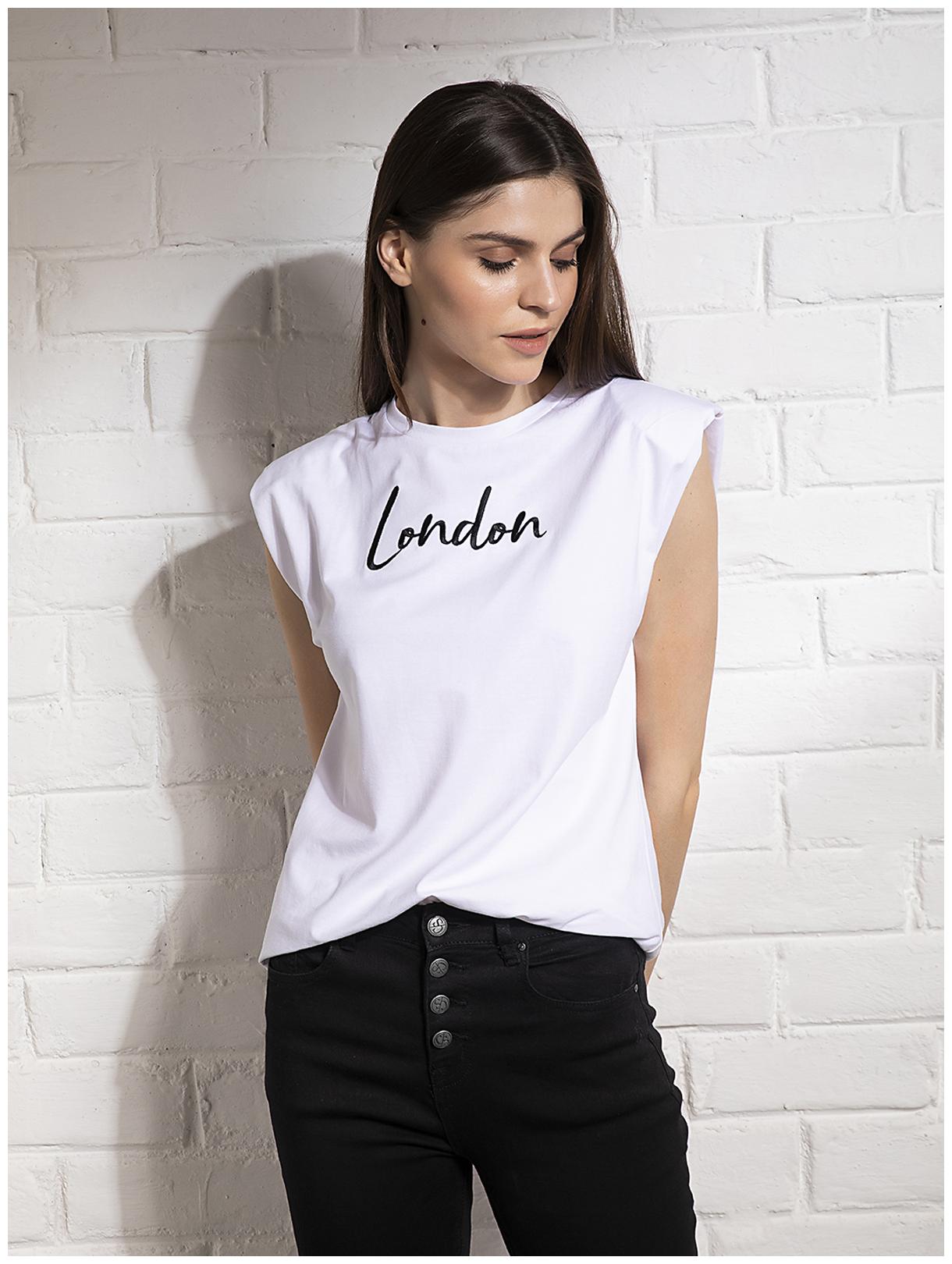 

Cover Story Women White Regular fit Round neck Cotton T shirt