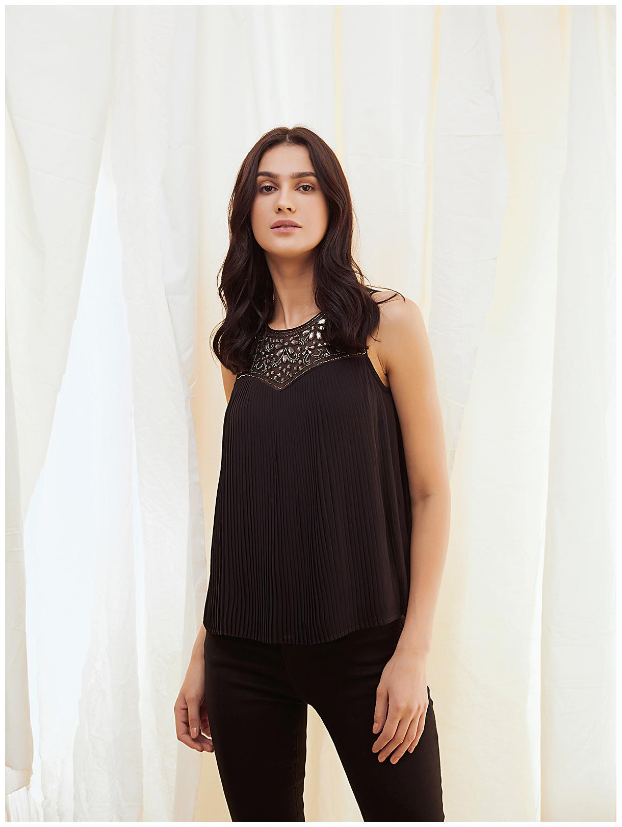 

Cover Story Women Embellished Regular top - Black