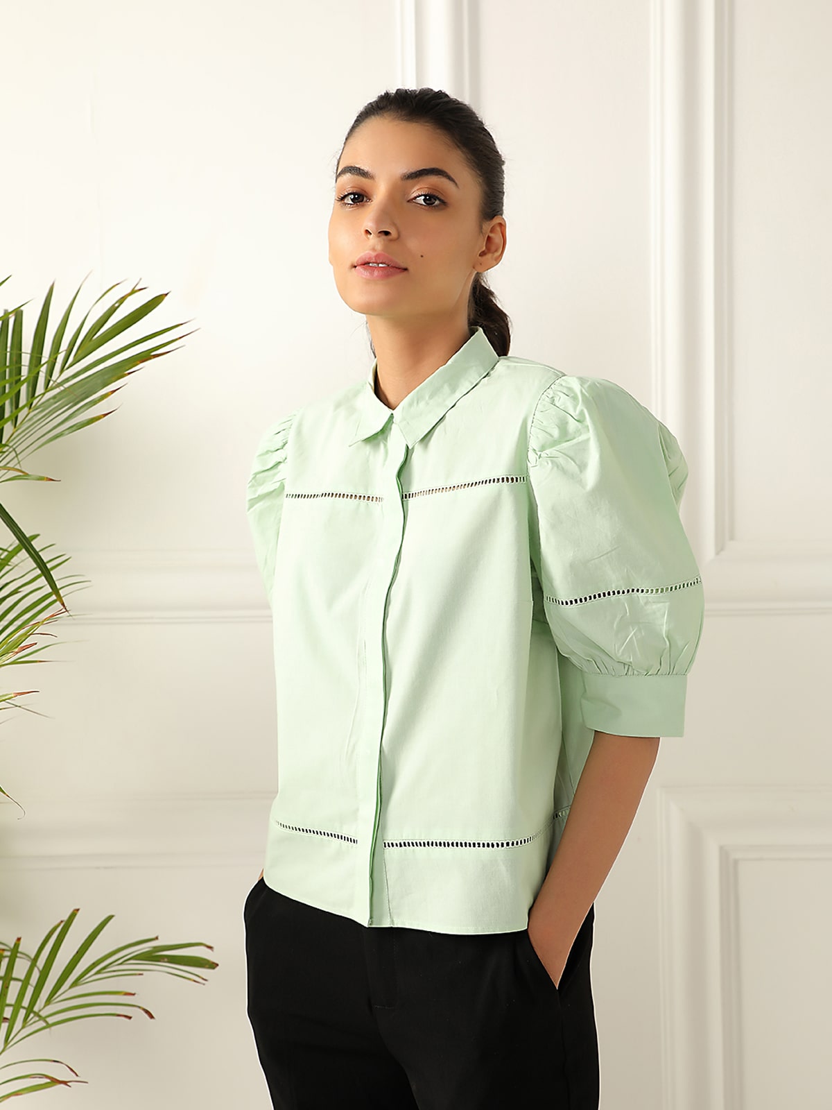 

Cover Story Women Solid Regular top - Green