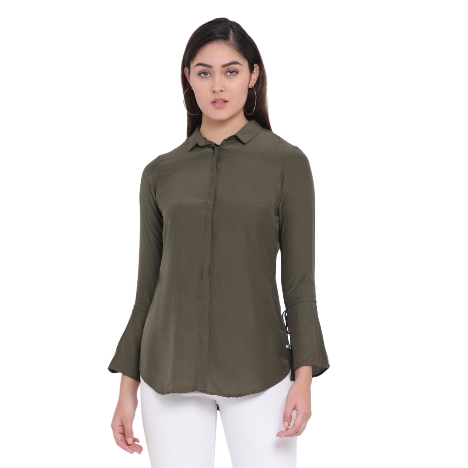 

Crimsoune Club Women Green Solid Slim Fit Shirt