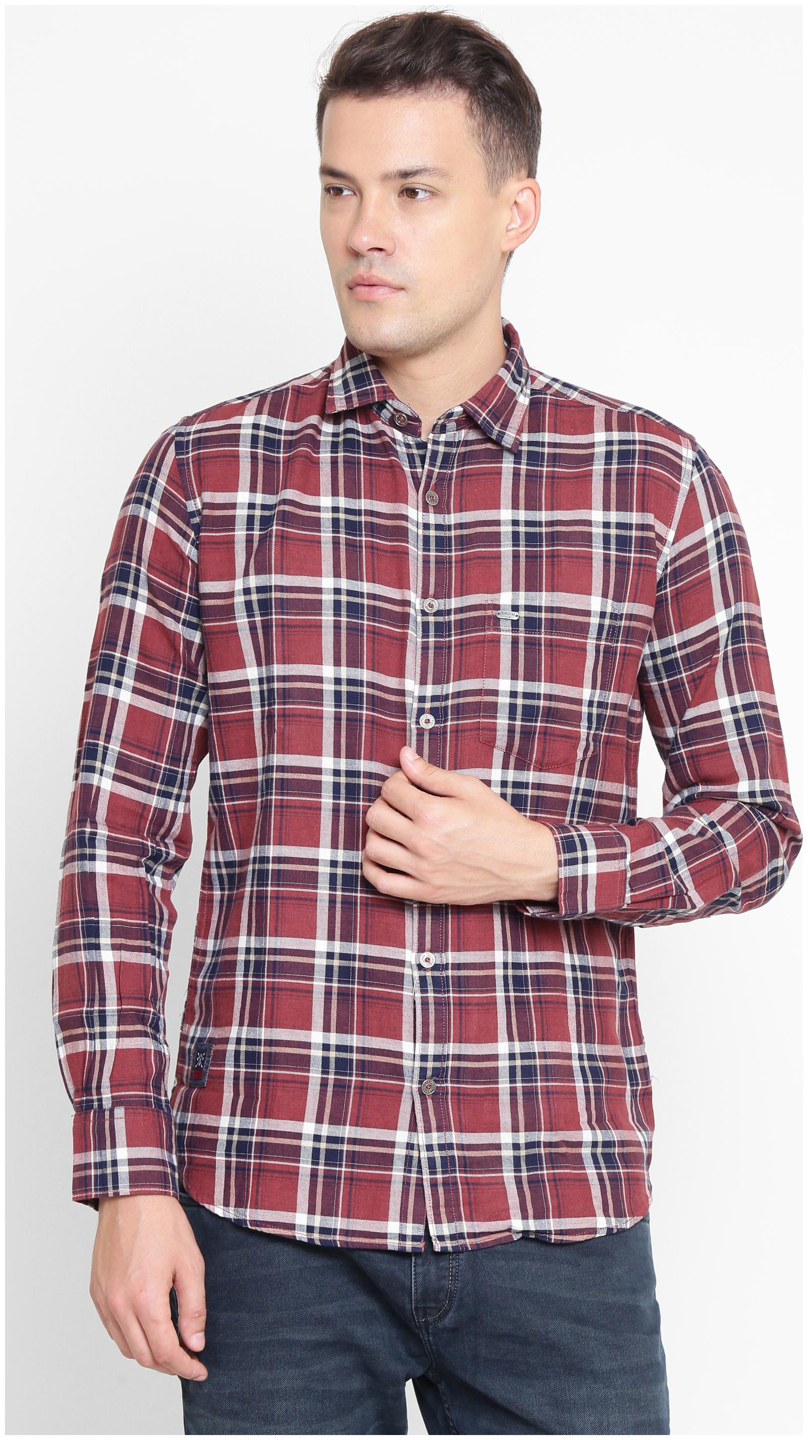 

Crimsoune Club Men Red Checked Slim Fit Casual Shirt