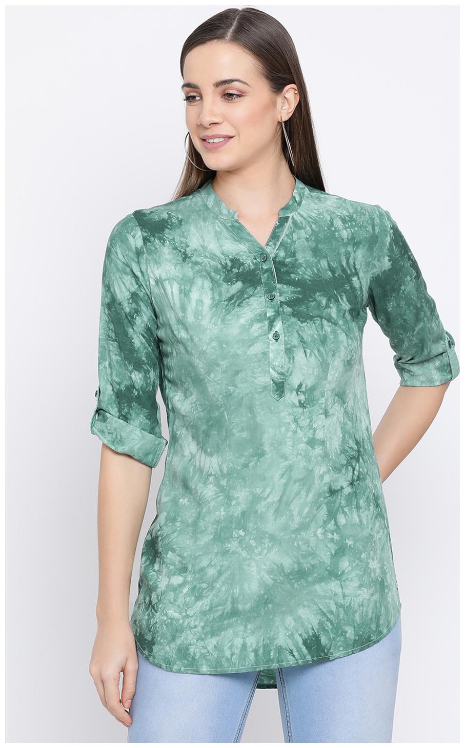 

Crimsoune Club Women Green Printed Slim Fit Shirt
