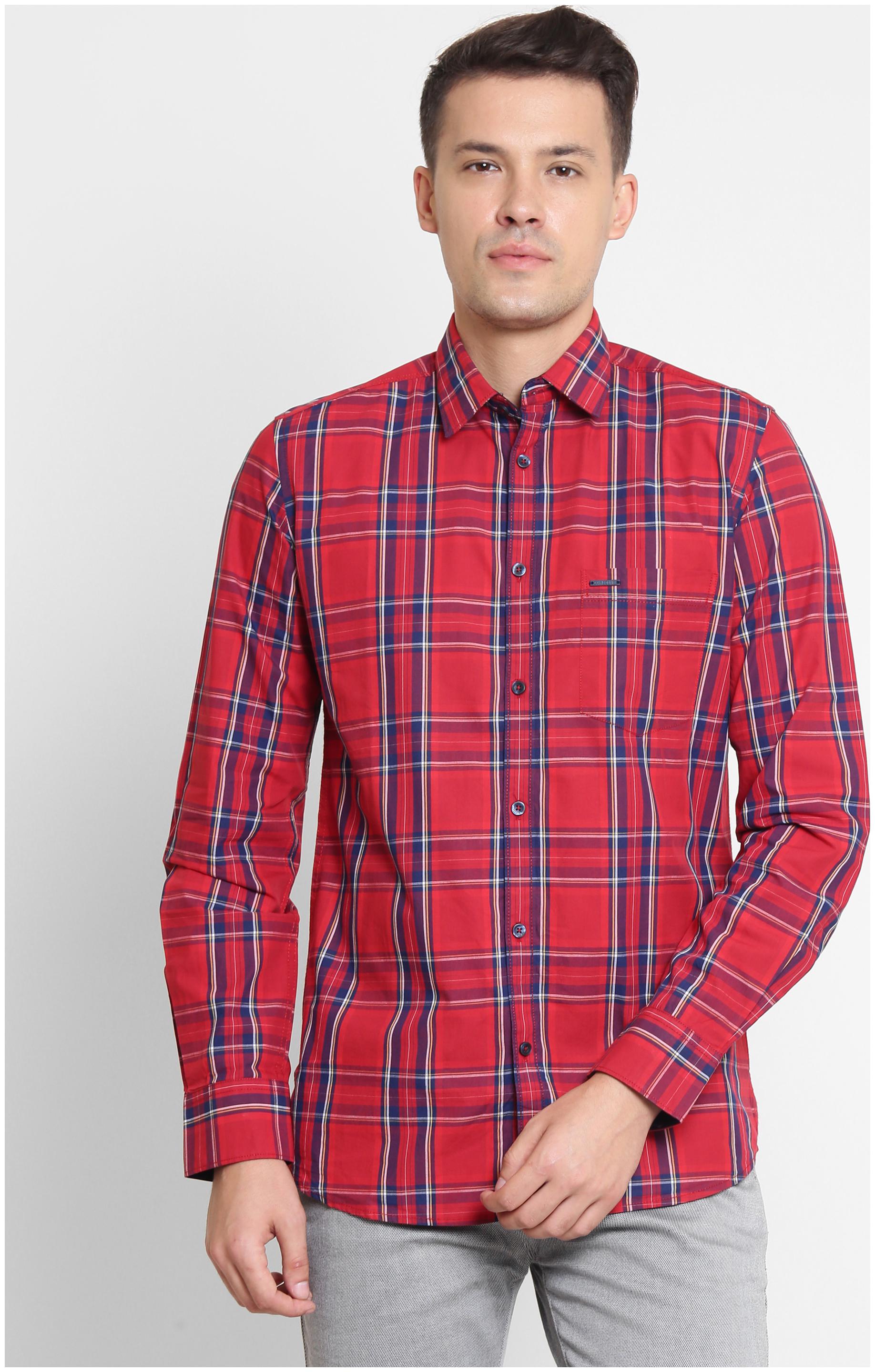 

Crimsoune Club Men Red Checked Slim Fit Casual Shirt