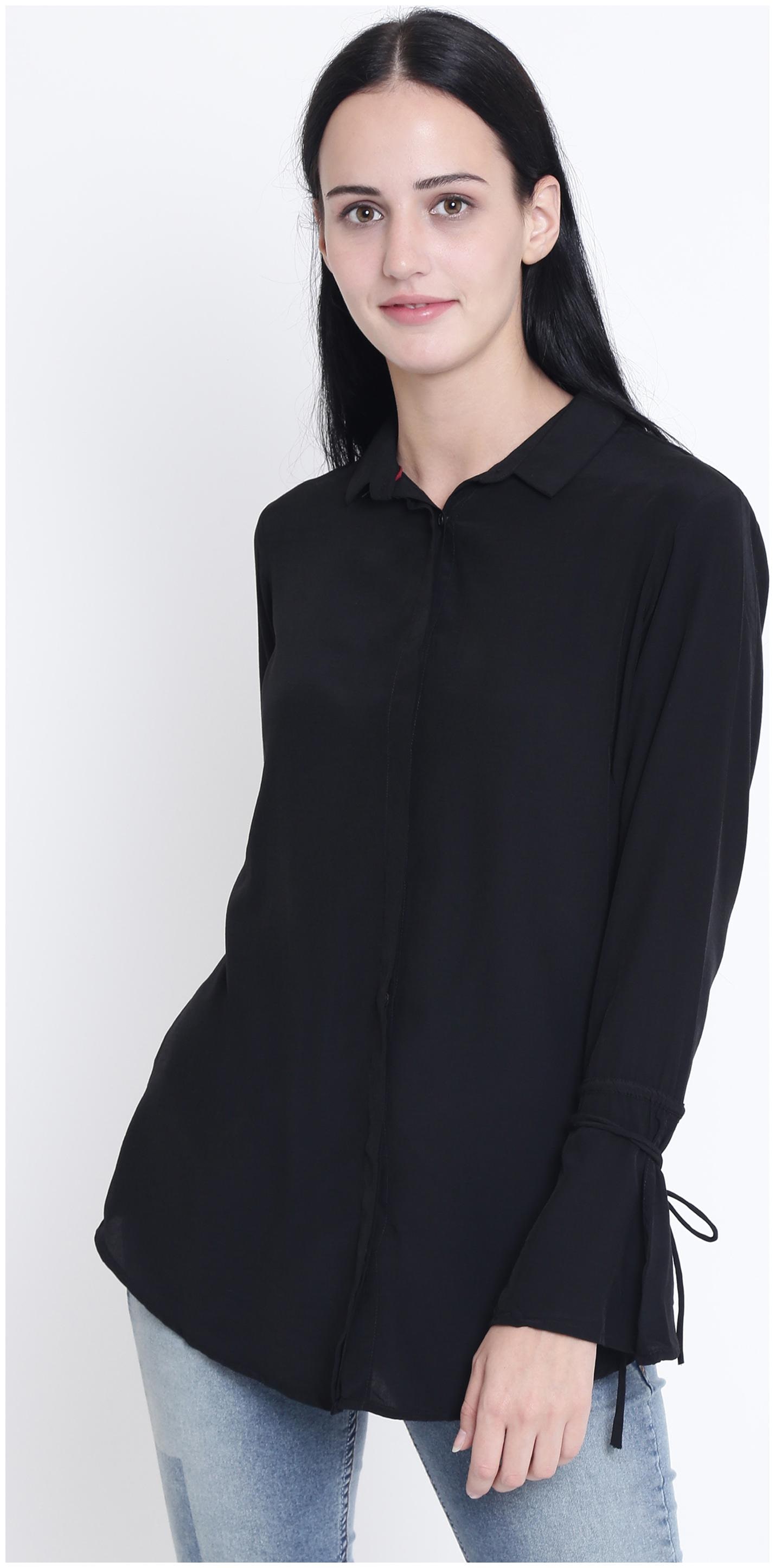 

Crimsoune Club Women Black Solid Slim Fit Shirt