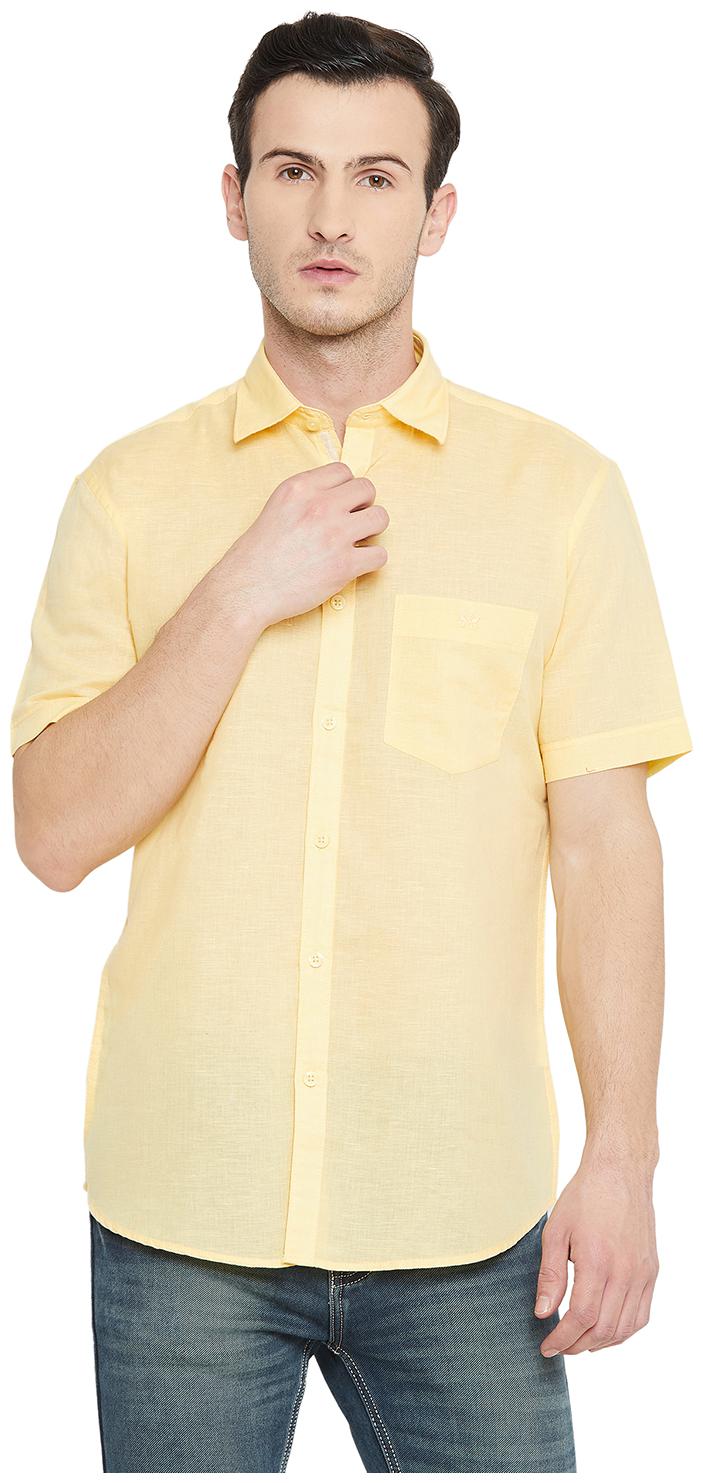 

Crimsoune Club Men Yellow Solid Slim Fit Casual Shirt