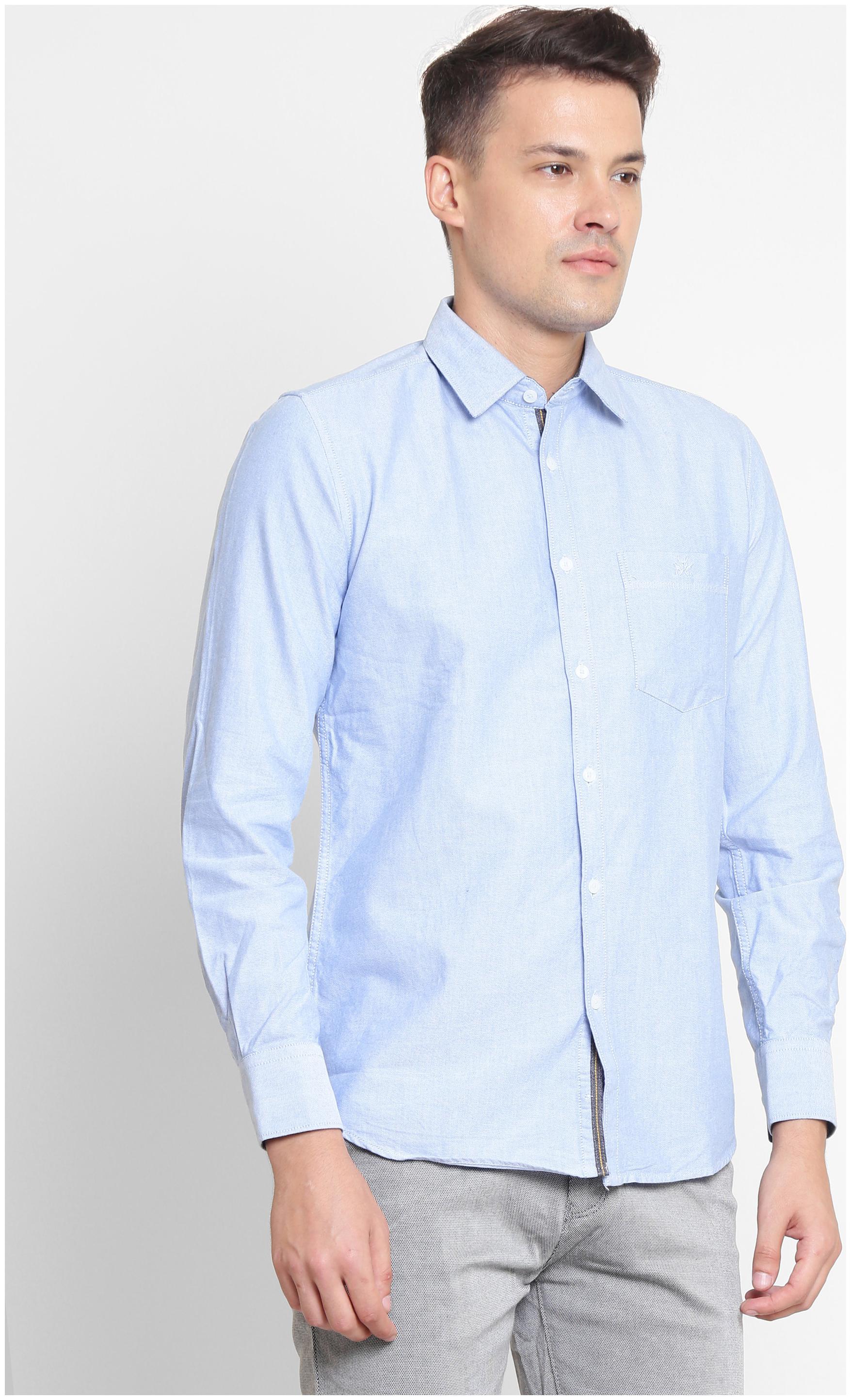 

Crimsoune Club Men Blue Solid Slim Fit Casual Shirt