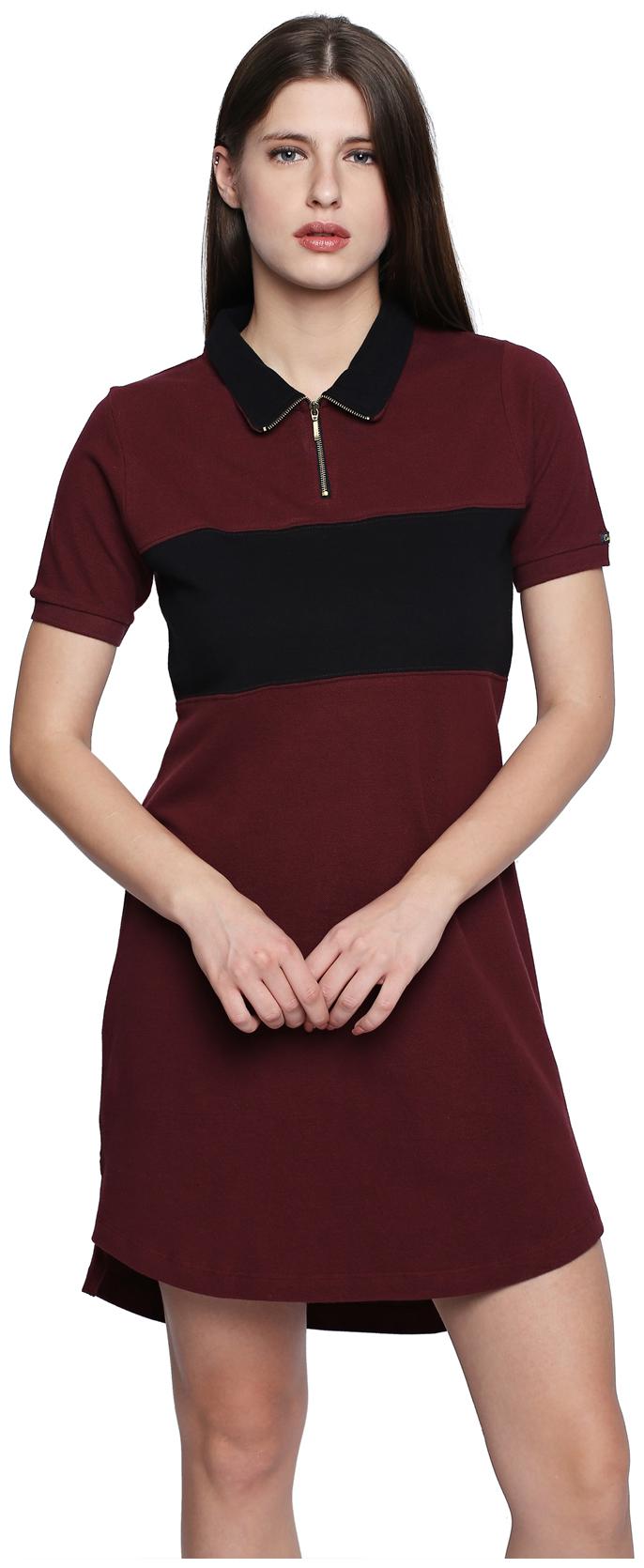 

Cult Fiction Maroon Colorblocked Sheath dress