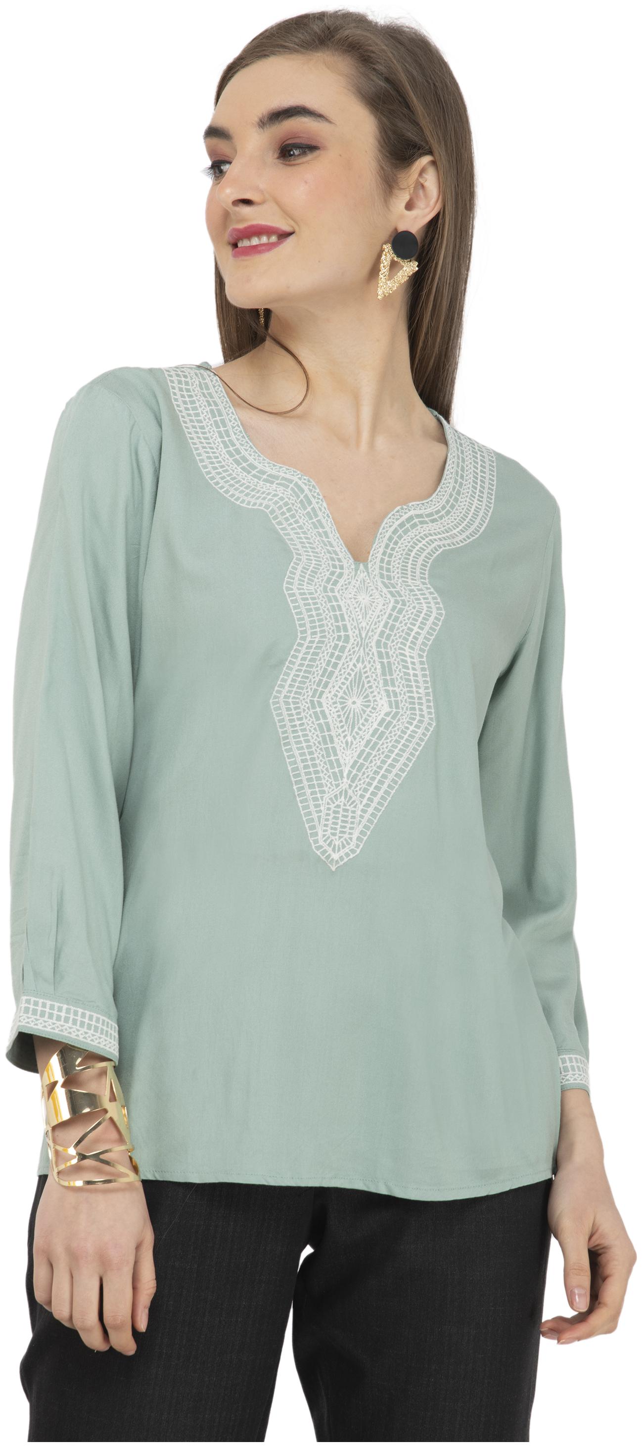 

Cwtch Women Embroidered Fusion top - Green
