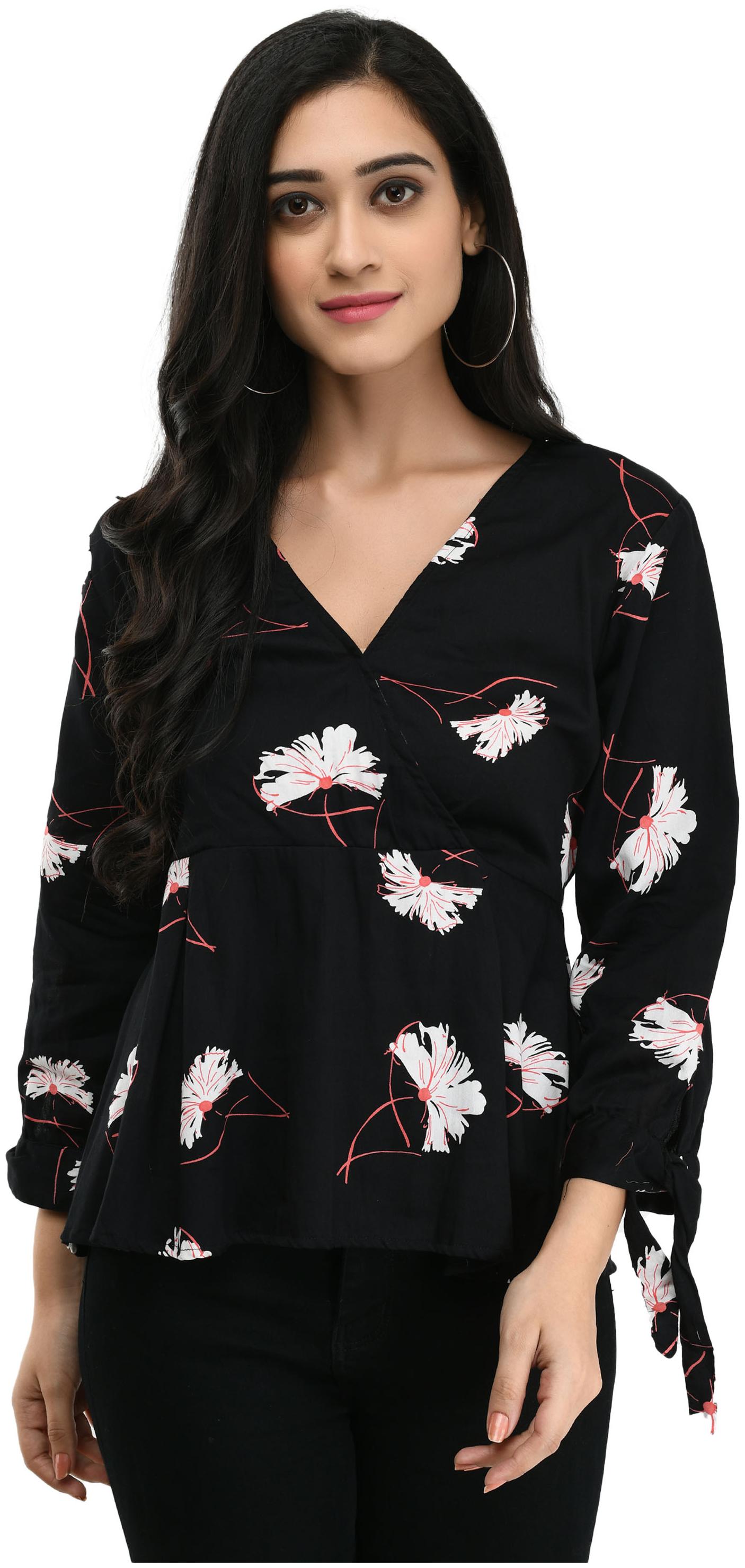

Cwtch Women Floral Regular top - Black