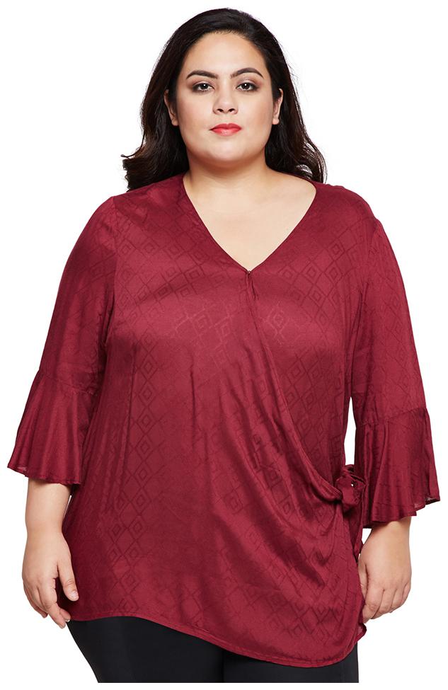 

OXOLLOXO Women Solid Regular top - Maroon
