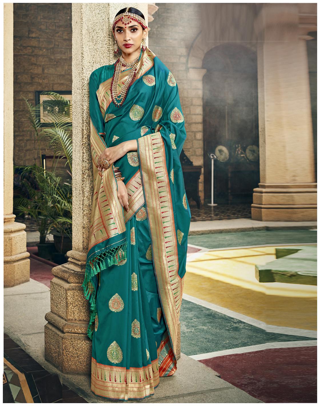 

Desibutik Green Floral Universal Designer Saree With blouse
