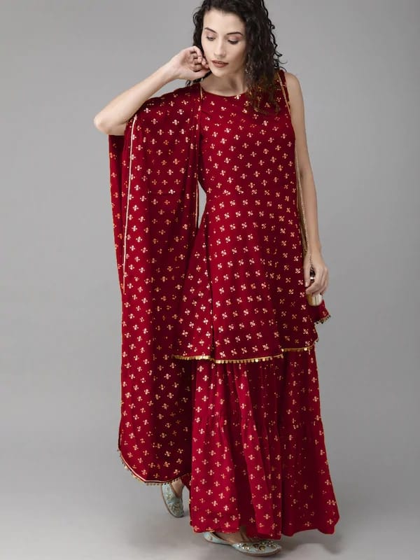 

DIVYANSHI FASHIONS Women Maroon Printed Straight Kurti With Sharara And Dupatta