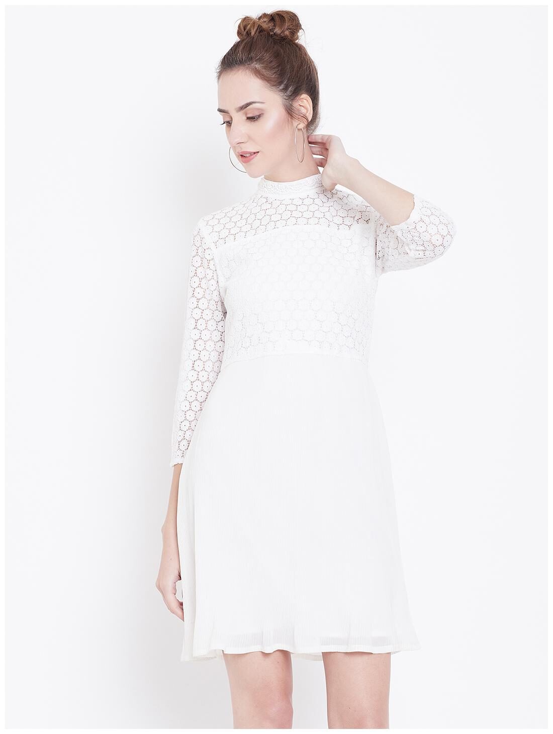 

DODO MOA White Self design Sheath dress