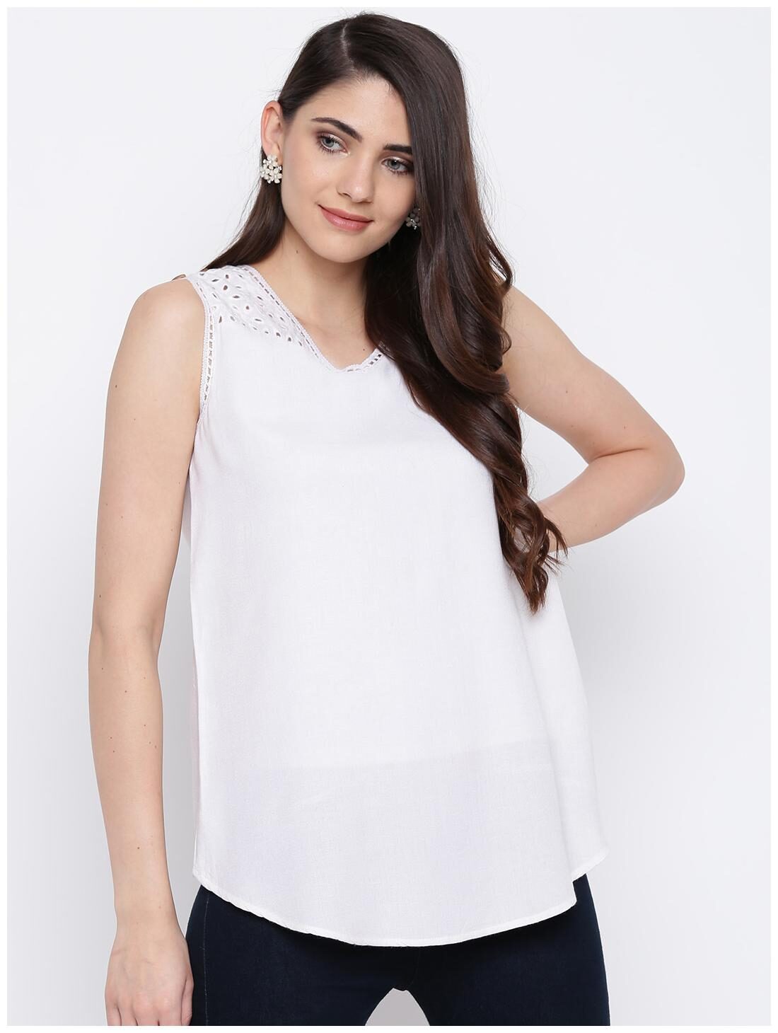 

DODO MOA Women Solid Regular top - White