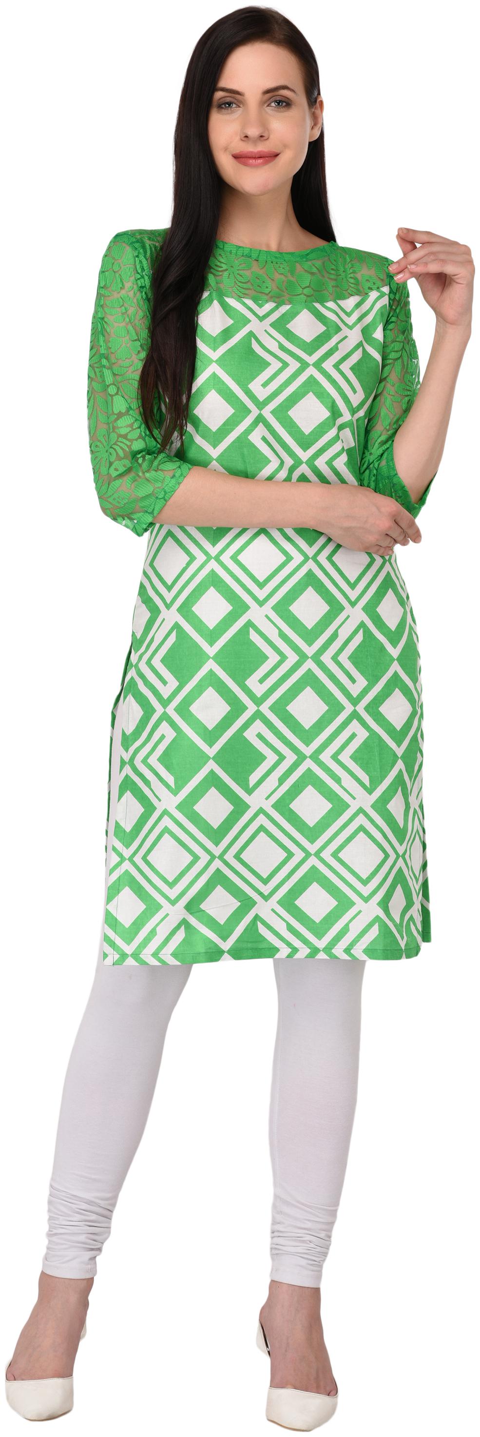 

Drapes Women Multi Printed Straight Kurta