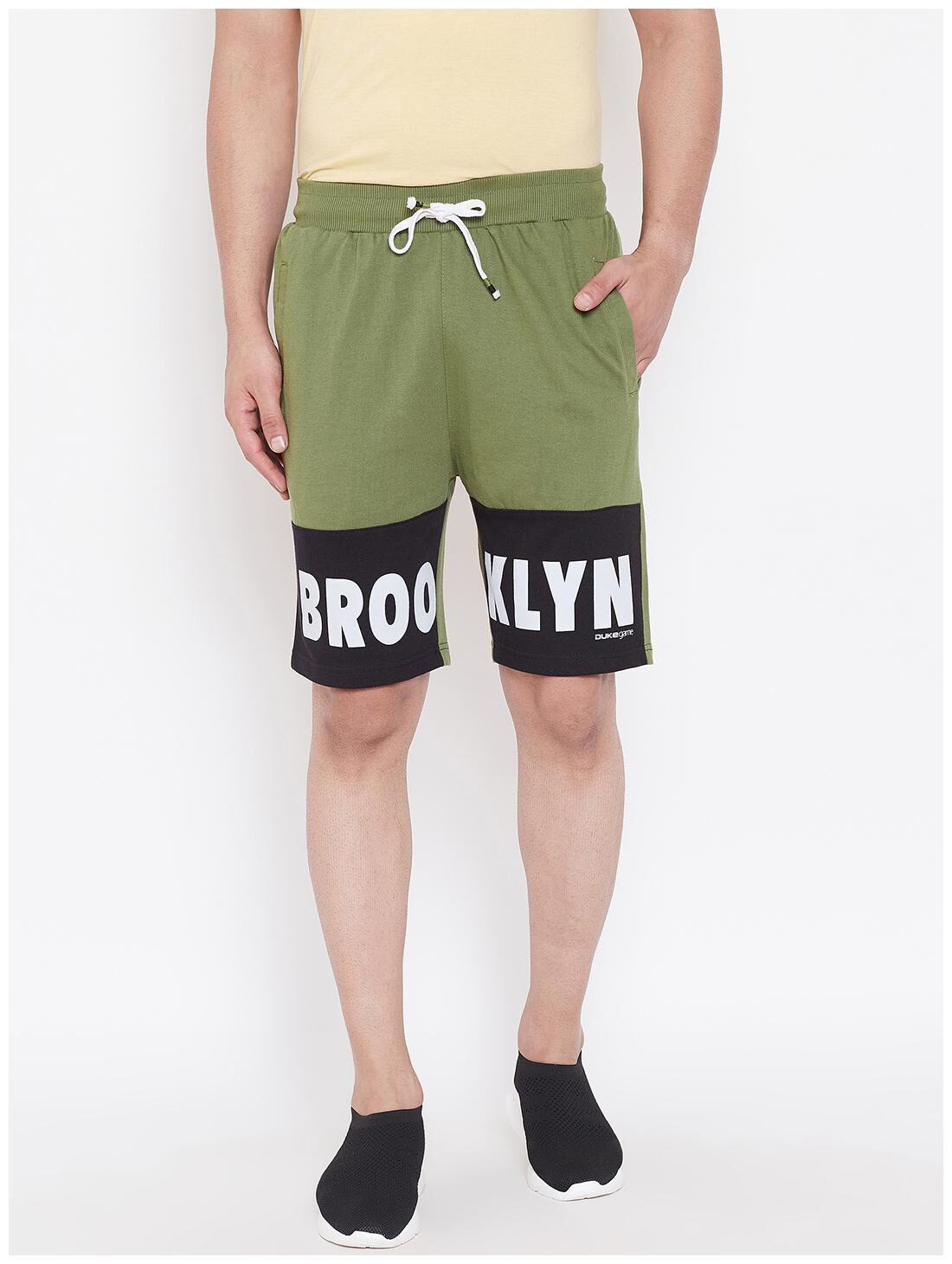 

Duke Men Green Slim Fit Regular Shorts