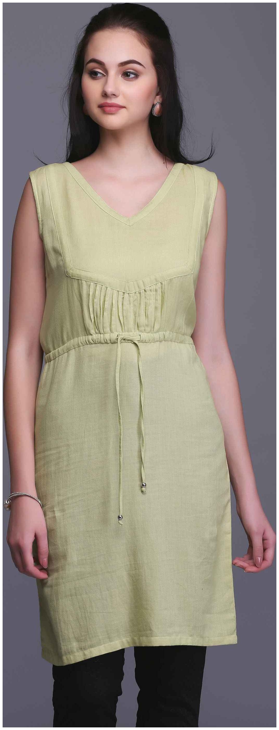 

EAVAN Women Solid Regular tunic - Green