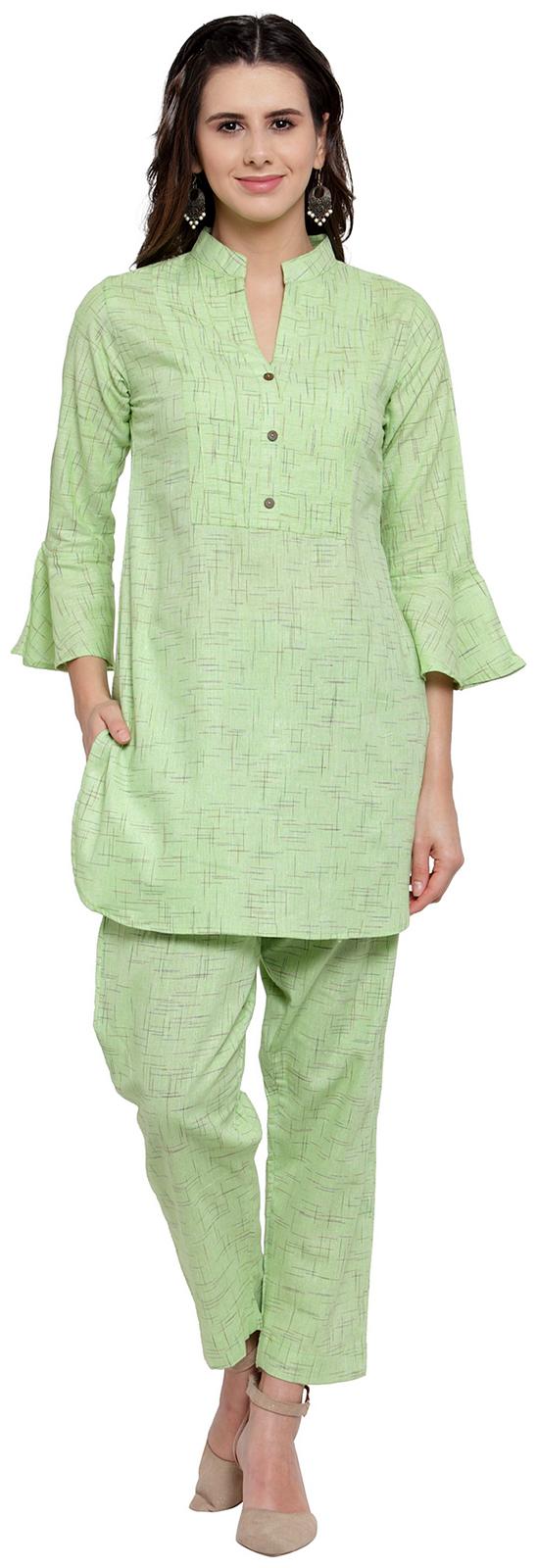 

Enchanted Drapes Women Green Solid Straight Kurti With Pants