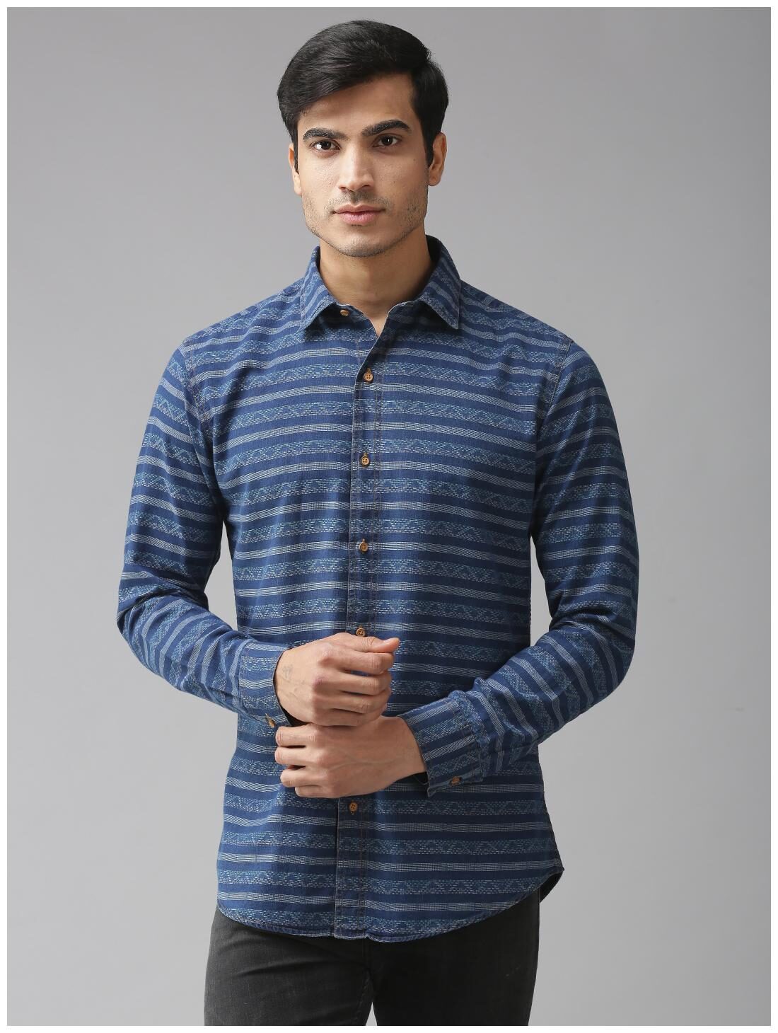 

EPPE Men Blue Vertical Stripes Slim Fit Casual Shirt