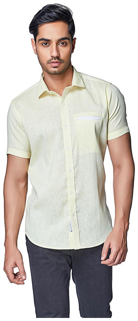 

EVOQ Men Yellow Solid Regular Fit Casual Shirt