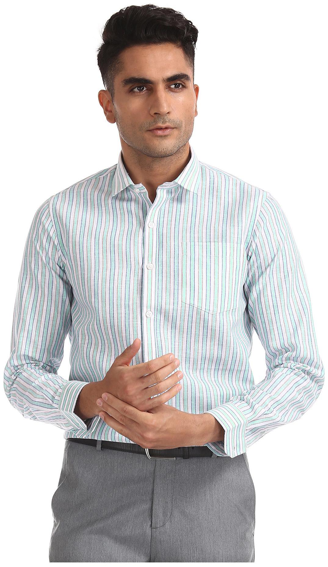 

Excalibur Men Regular fit Formal Shirt - Green