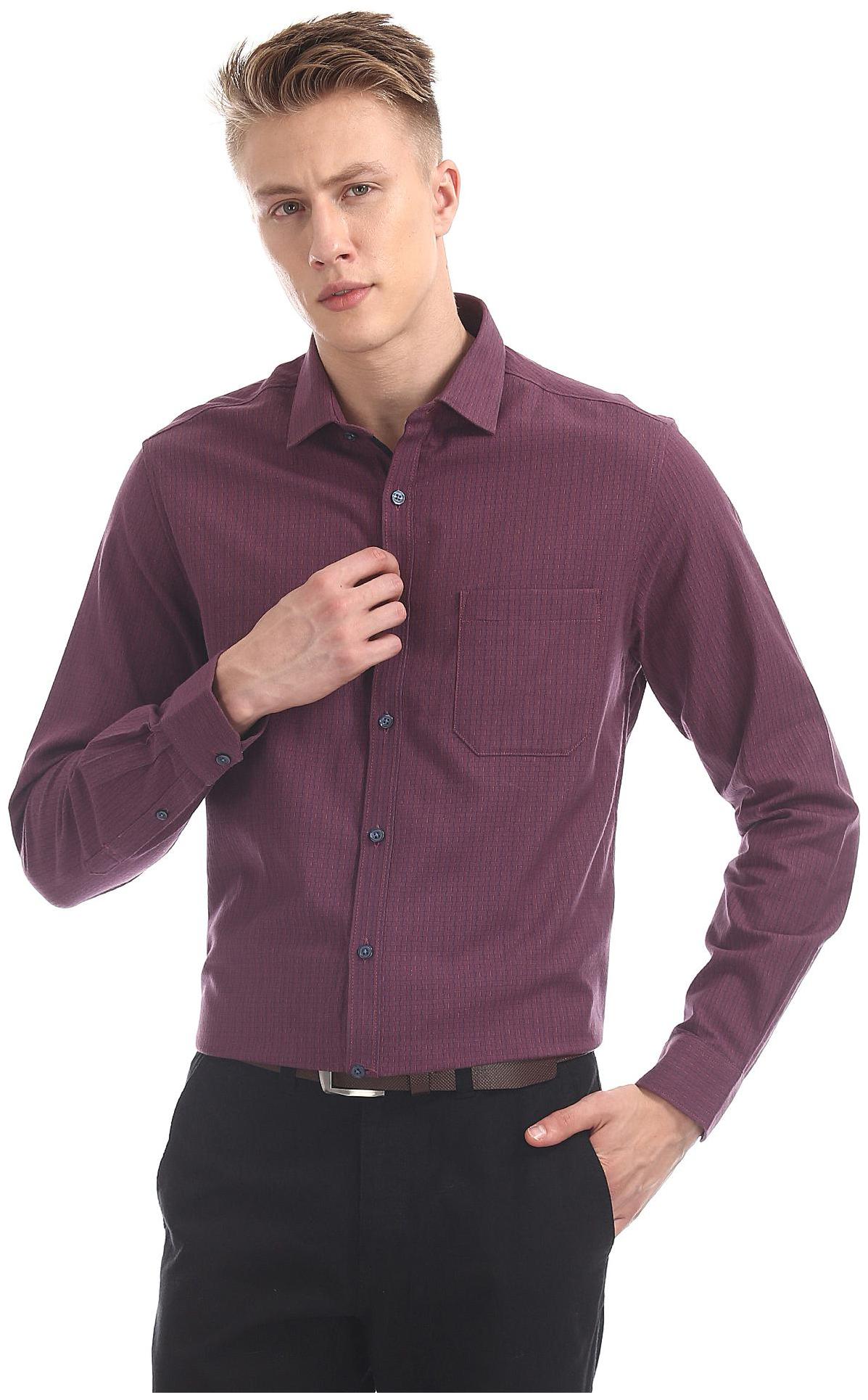 

Excalibur Men Regular fit Formal Shirt - Red