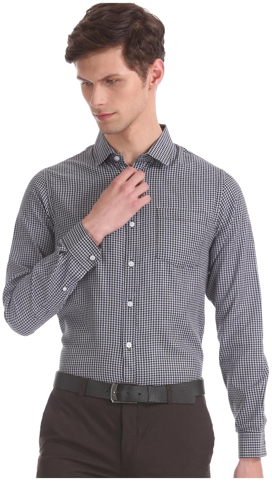

Excalibur Men Regular fit Formal Shirt - Black
