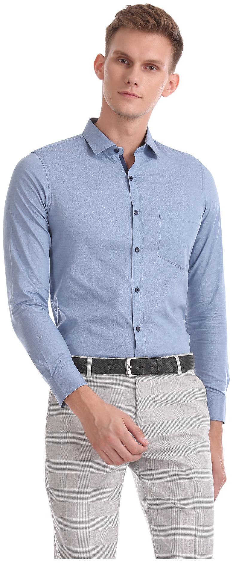 

Excalibur Men Blue Solid Slim Fit Casual Shirt