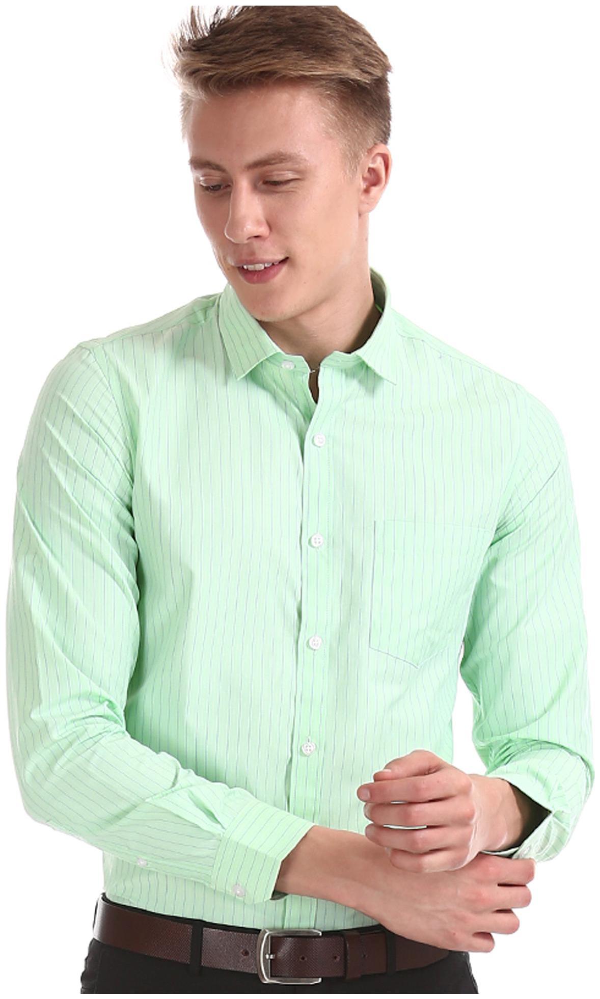 

Excalibur Men Regular fit Formal Shirt - Green
