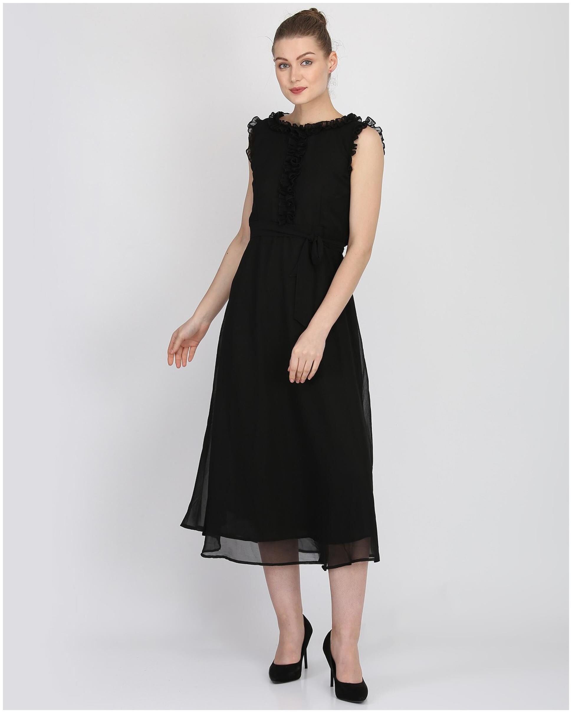 

Exxelo Black Solid Fit flare dress