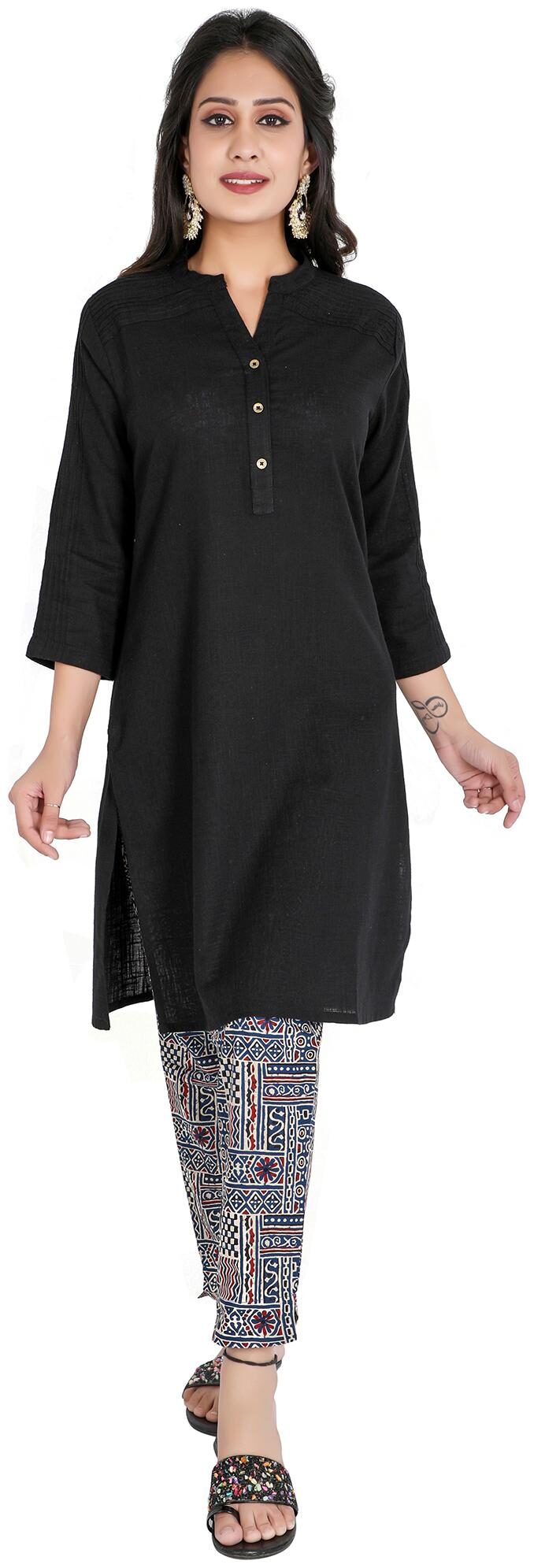 

FABGLOBAL Women Black Solid Straight Kurta