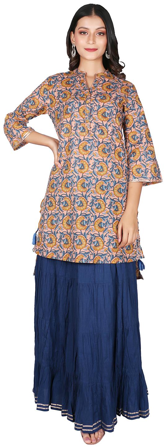 

FABGLOBAL Women Peach Blue Floral Straight Kurti With Skirt
