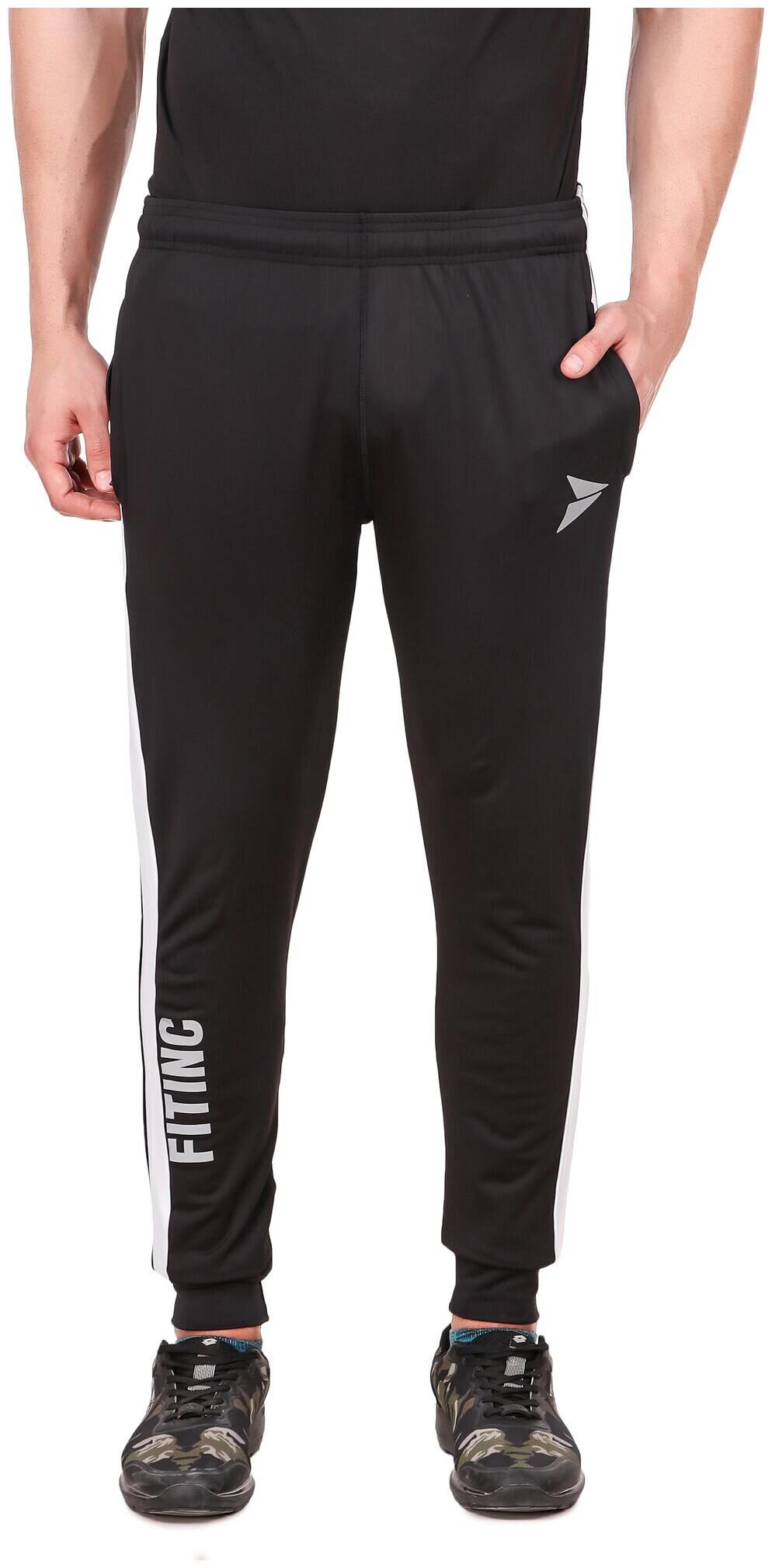 

Fitinc Apparels Men Black Solid Slim fit Track pants