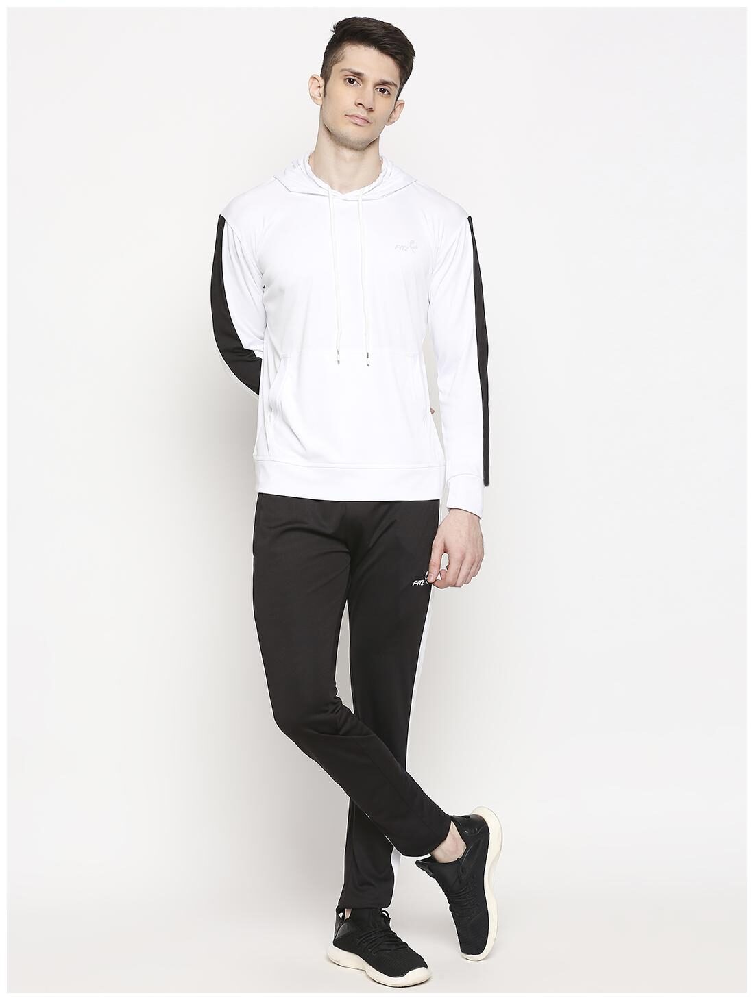 

Fitz Men White Black Solid Slim Fit Hooded Track Suit