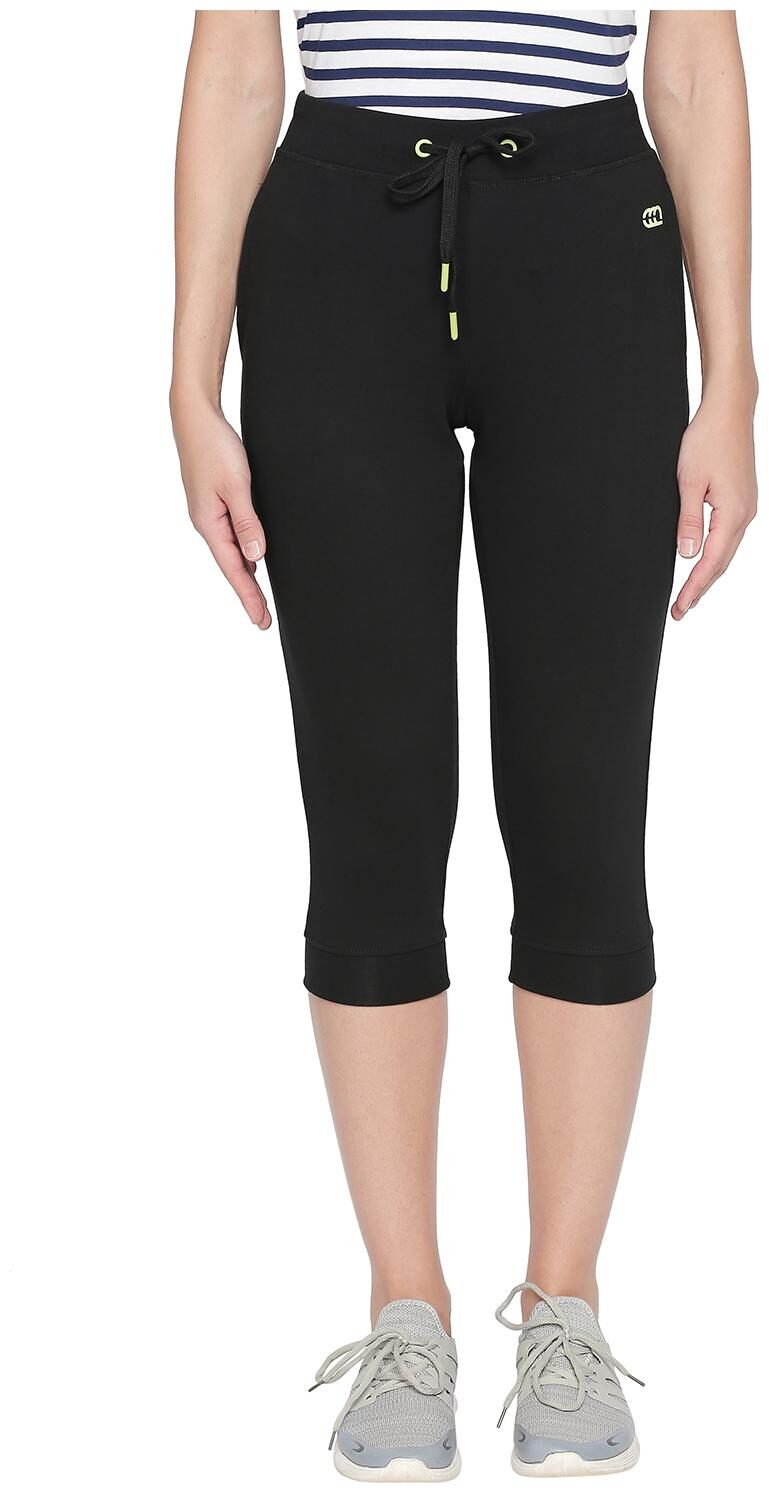 

Ajile By Pantaloons Women Solid Regular capri - Black