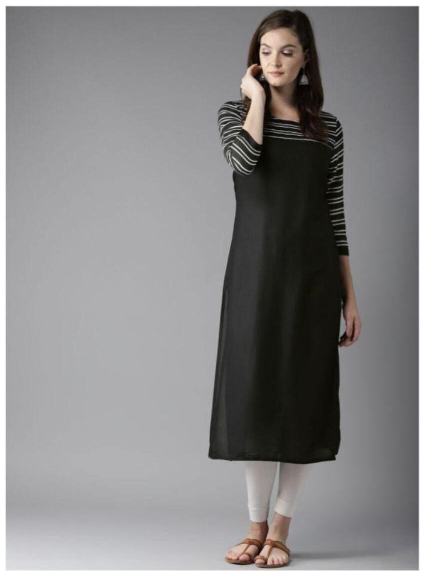 

ForeverYoung Women Black Striped Straight Kurta