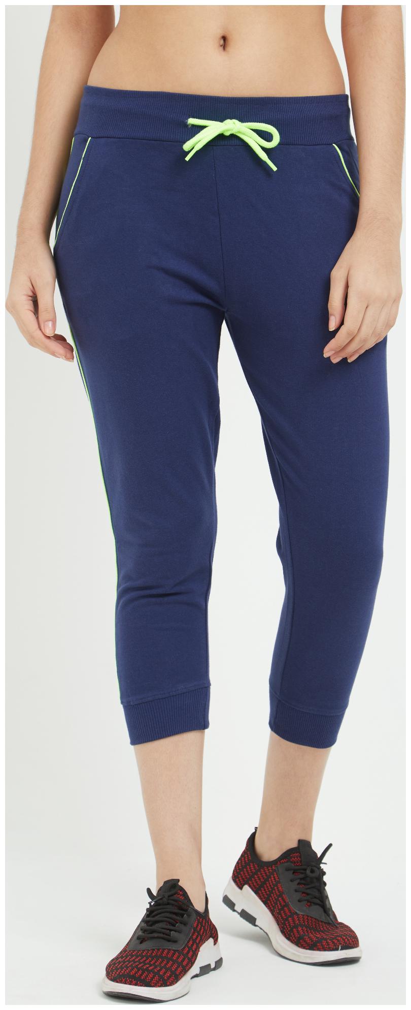 

Fruit Of The Loom Women Solid Regular capri - Blue