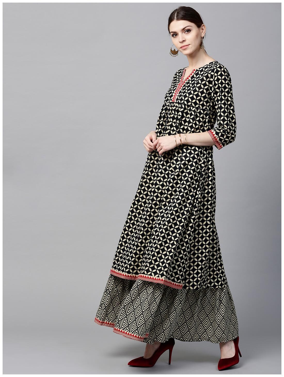 

GERUA Women Black Floral Anarkali Kurta With Palazzo