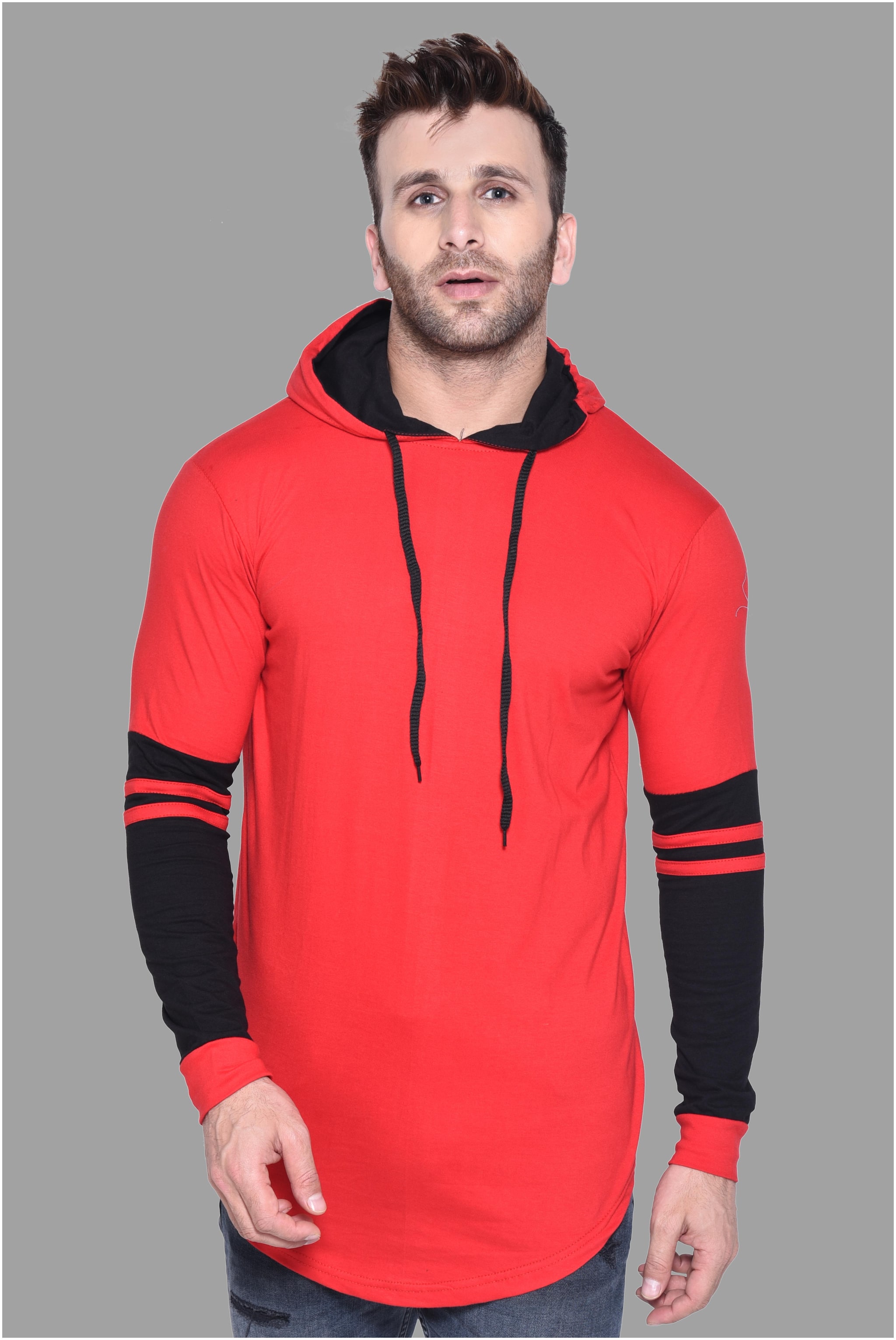 

Geum Men Red Slim fit Cotton Blend Hood T-Shirt - Pack Of 1
