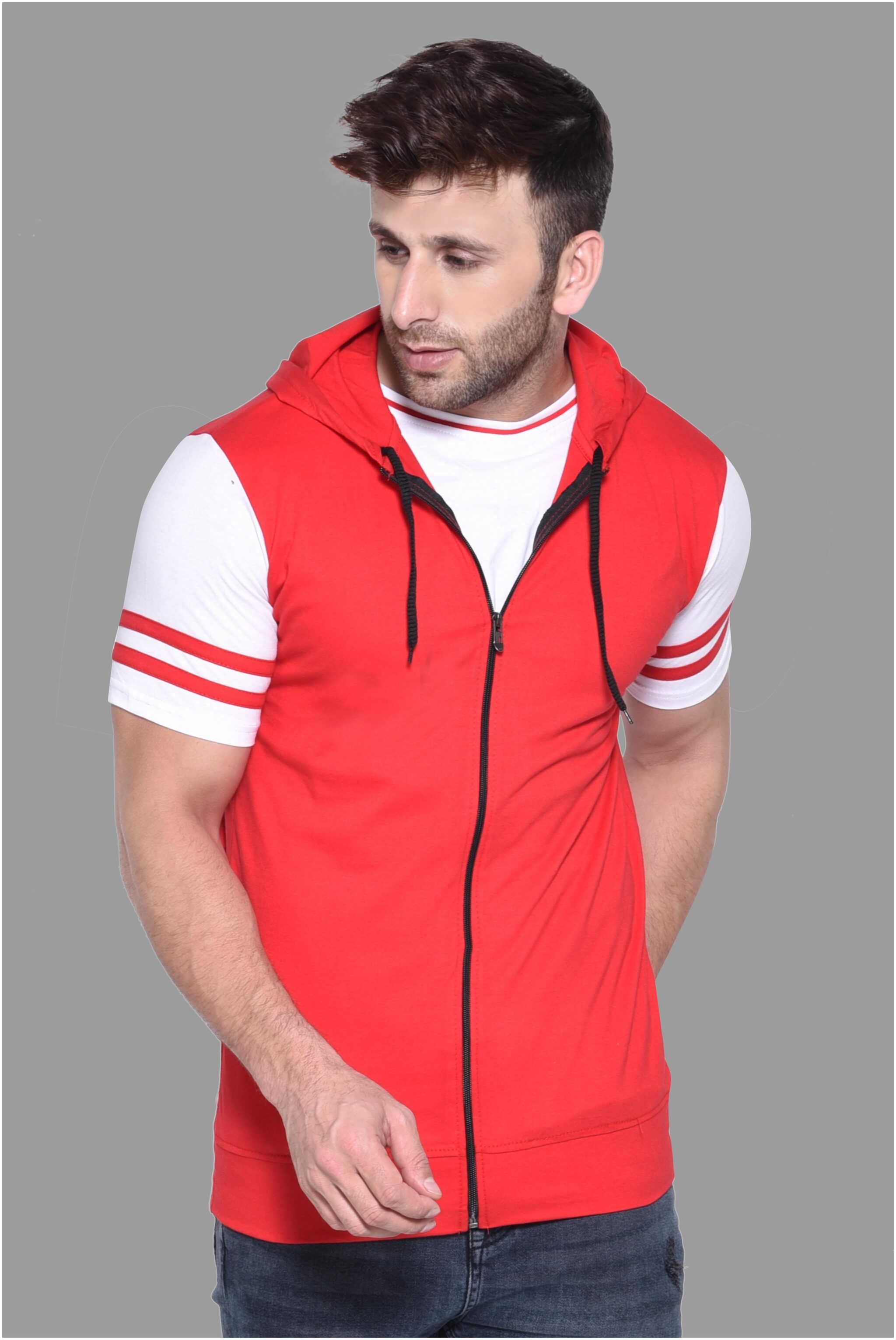 

Geum Men Red Slim fit Cotton Blend Hood T-Shirt - Pack Of 1